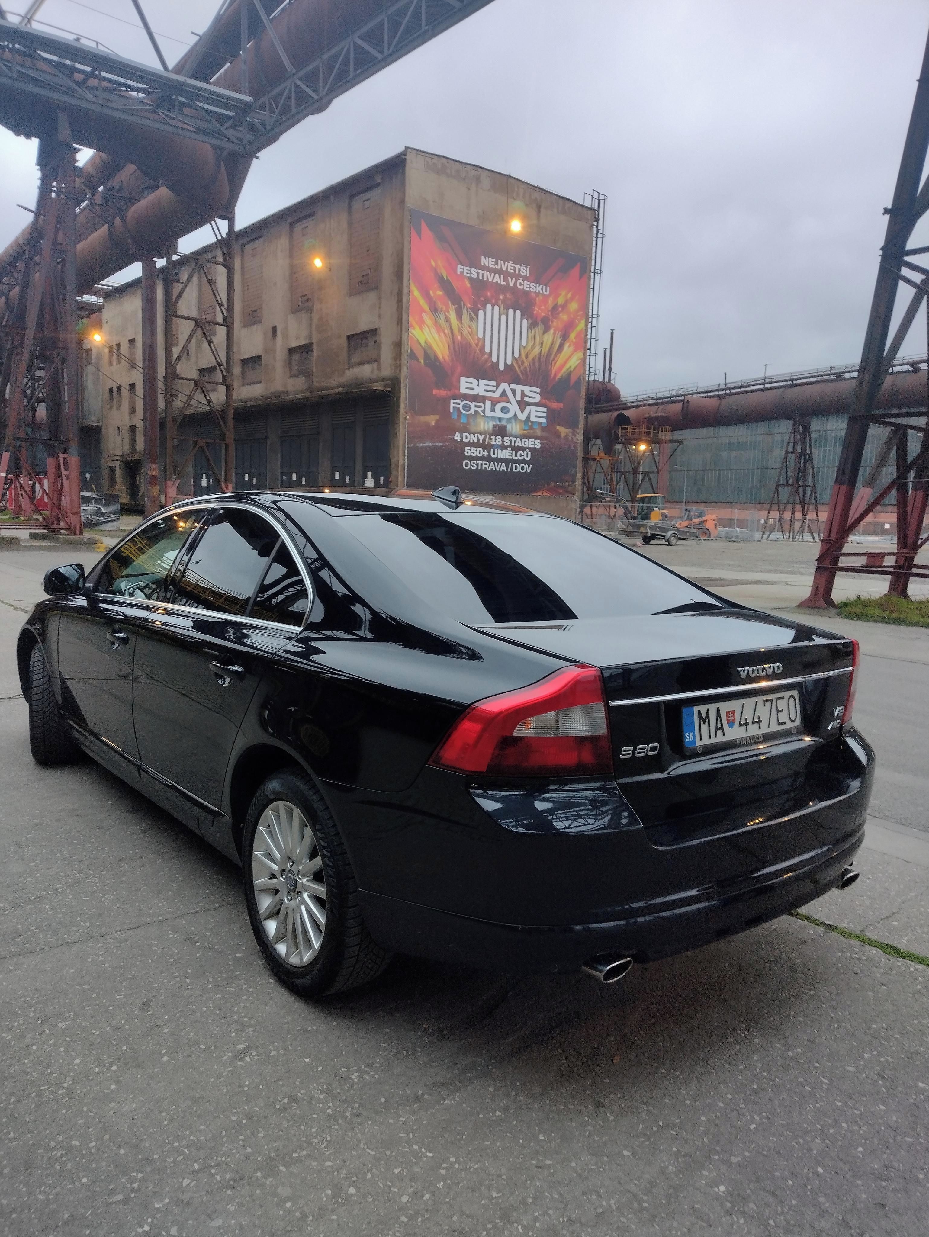 Volvo S80, 4.4 V8 AWD (4x4) - fotka 4