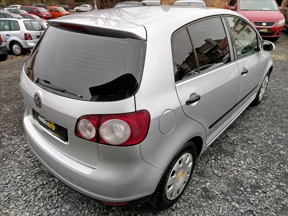 Volkswagen Golf Plus, 1,4 i 55kW, NÍZKÝ NÁJEZD - fotka 5