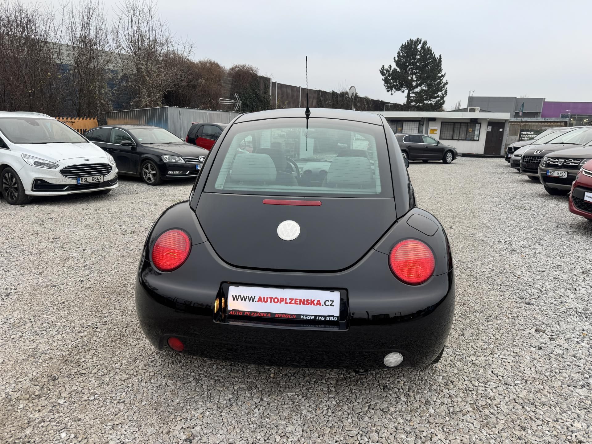 Volkswagen New Beetle, 1.6MPi(75KW)EDITION - fotka 5