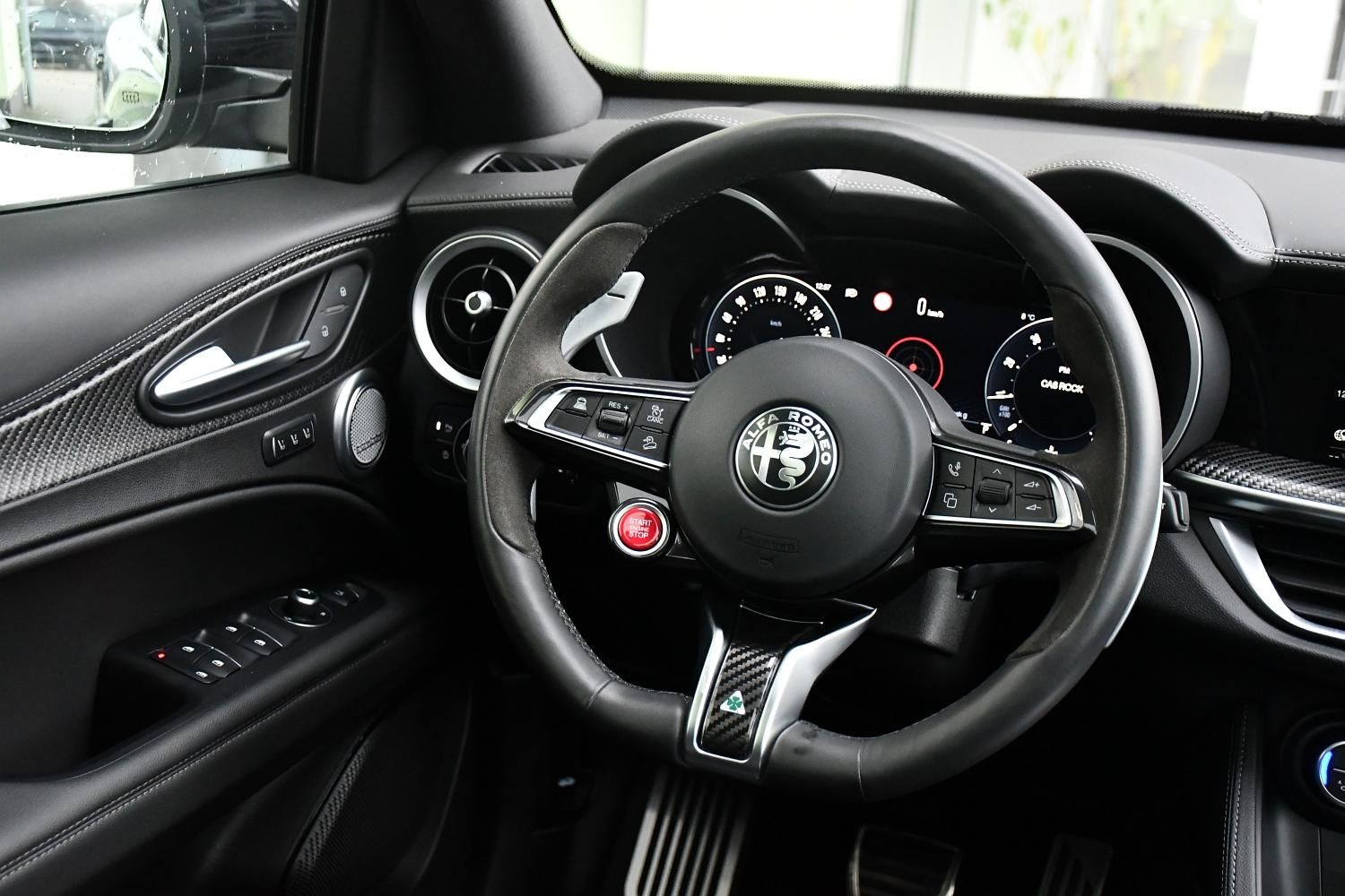 Alfa Romeo Stelvio, 2.9V6 Bi-T.382 kW QUADRIFOGLIO - fotka 6