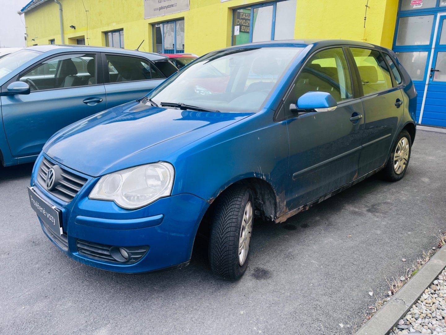 Volkswagen Polo, 1.2 i BENZÍN 5 DVEŘÍ KLIMA - fotka 3