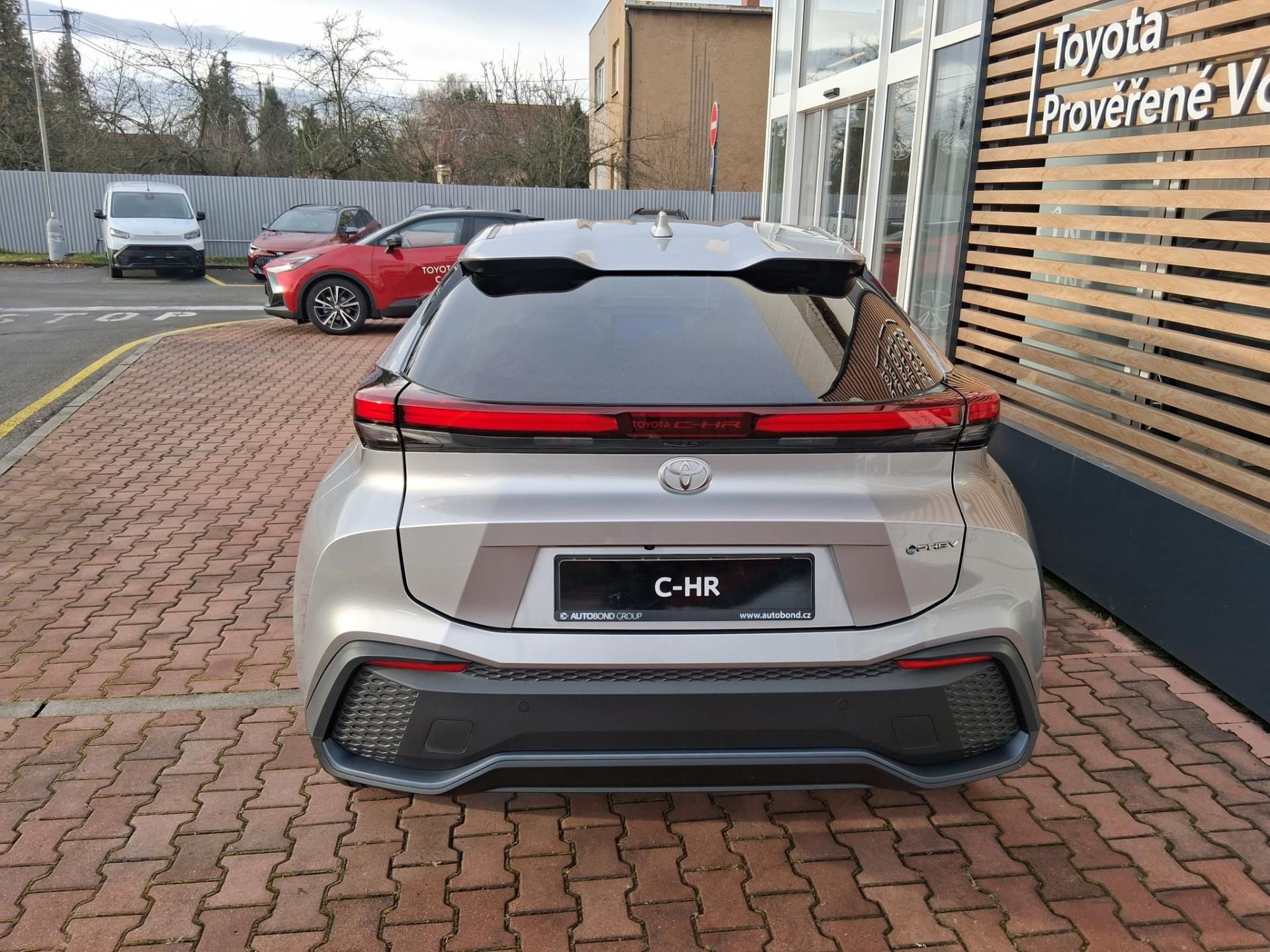 Toyota C-HR, 2,0 PHEV 4X2 STYLE - fotka 5