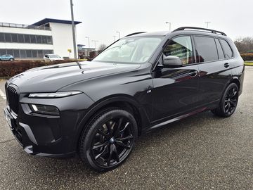 4.0i 1.MAJ.ČR M PERFORMANCE