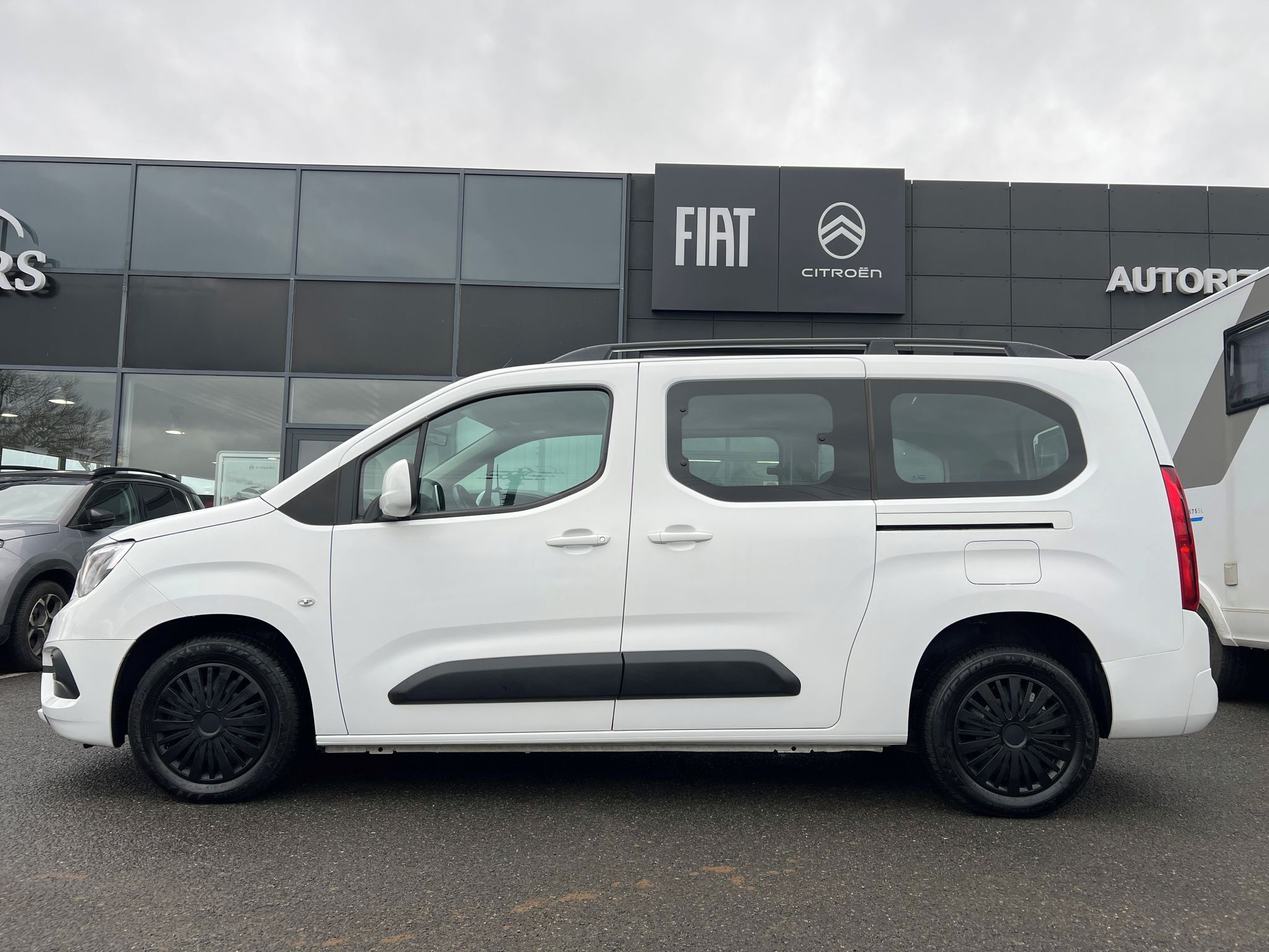Opel Combo, 1.2 110k 7MÍST ZÁRUKA SERVIS - fotka 4