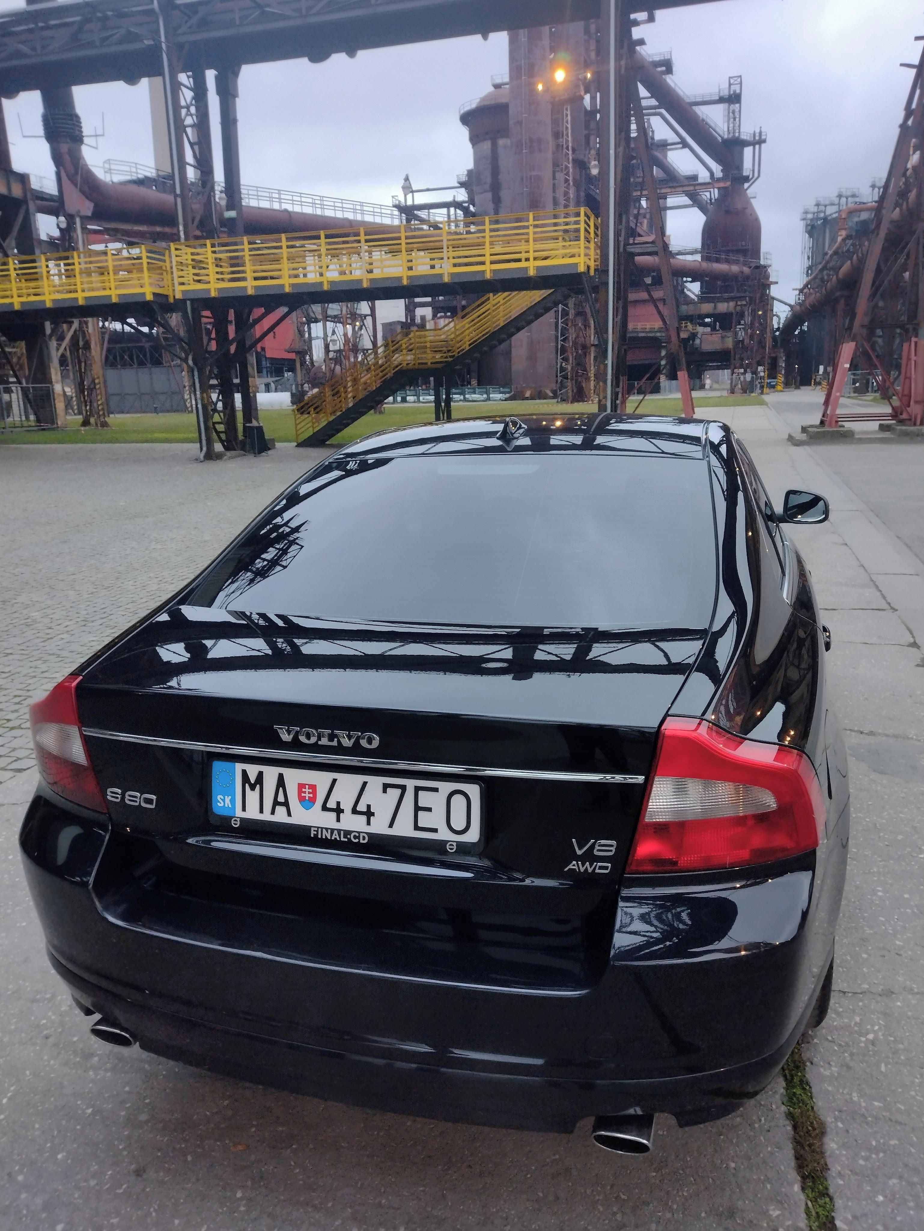 Volvo S80, 4.4 V8 AWD (4x4) - fotka 5