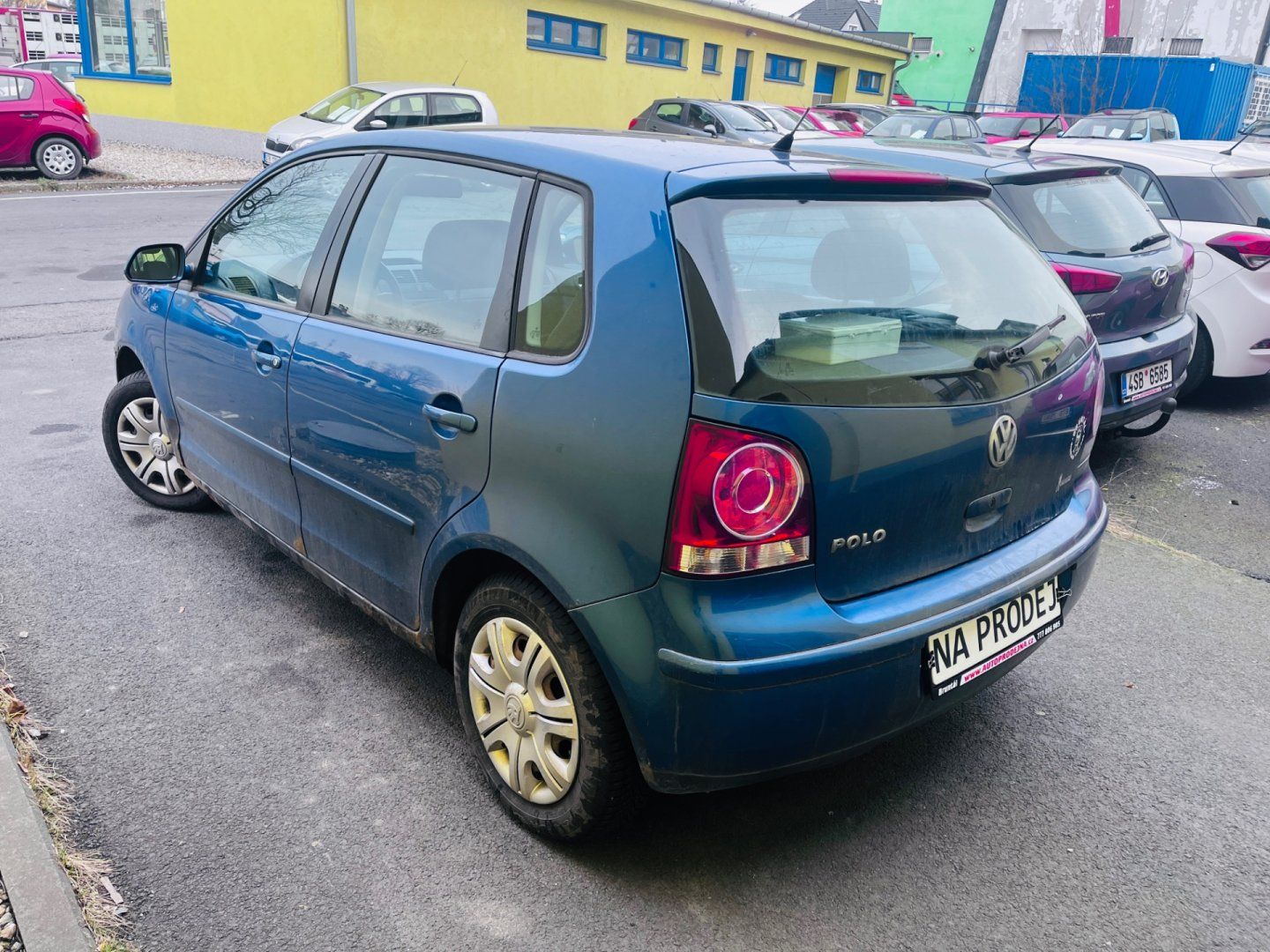 Volkswagen Polo, 1.2 i BENZÍN 5 DVEŘÍ KLIMA - fotka 4