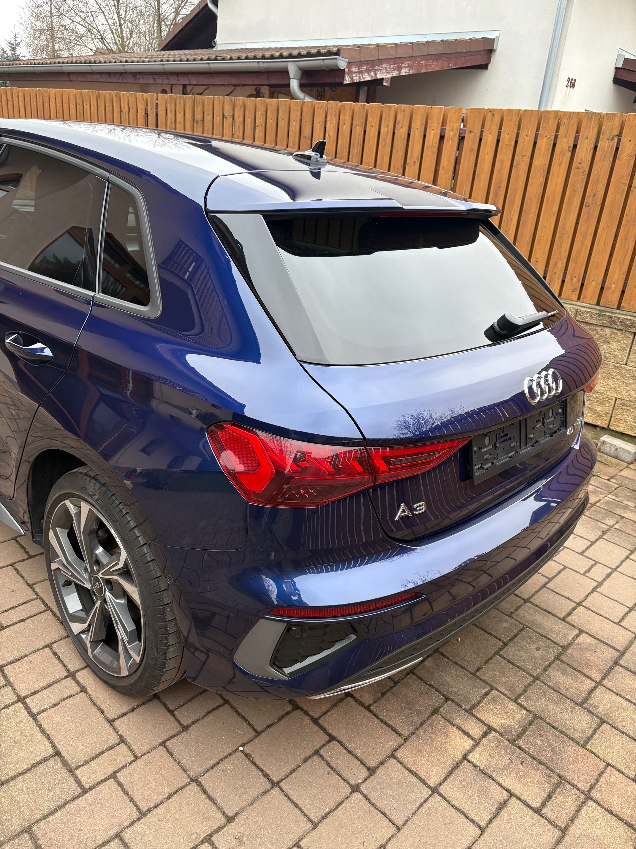 Audi A3, Audi A3 40 TFSIe Sline automat - fotka 4