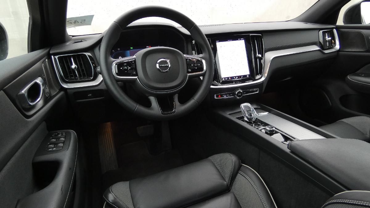 Volvo S60, B5 AWD Ultimate Dark - fotka 5