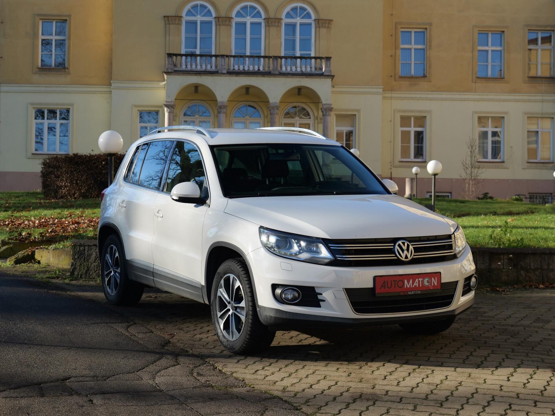 Volkswagen Tiguan, TDI 4MOTION Bi-Xenon Alcantara - fotka 2