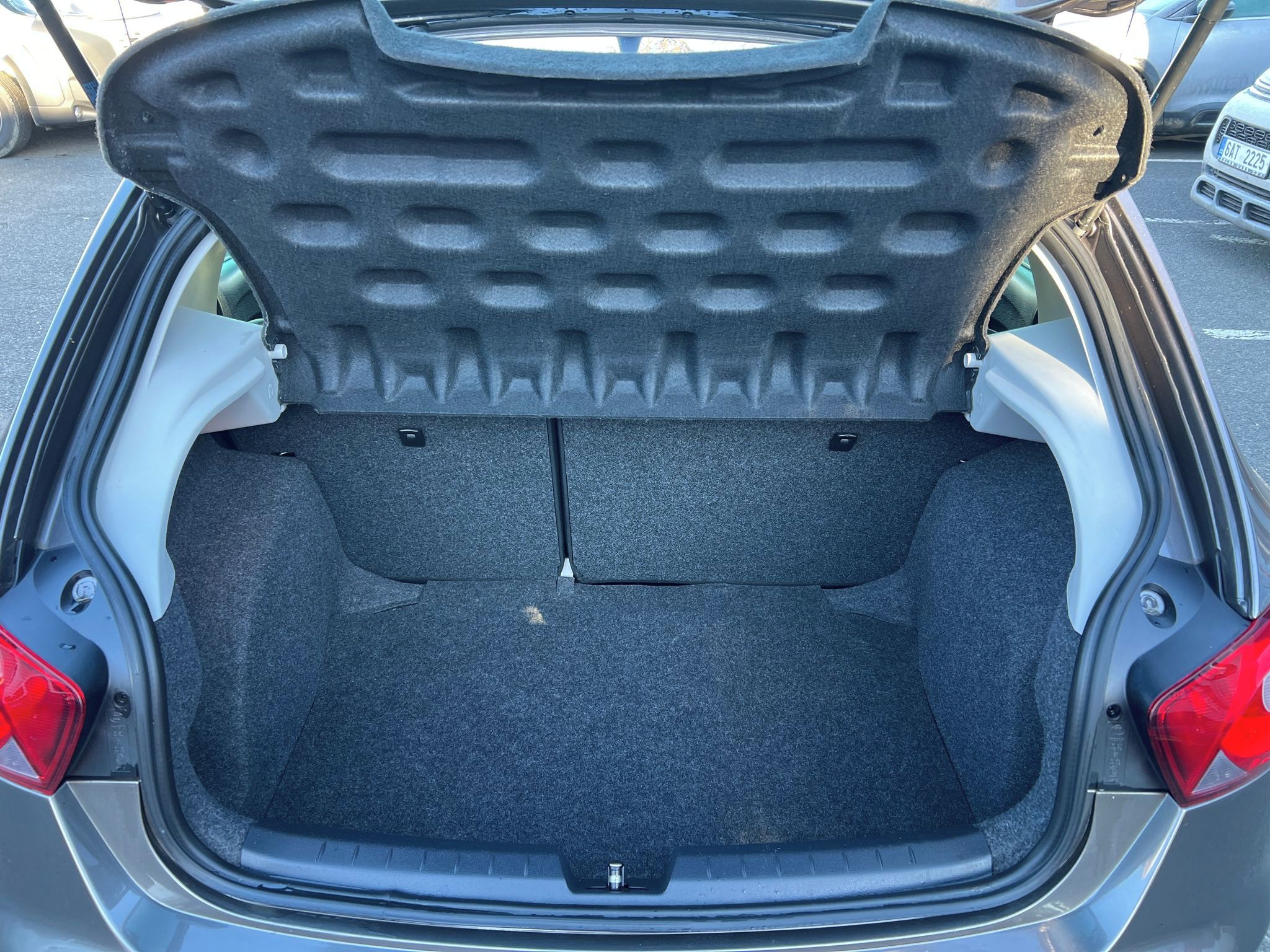 Seat Ibiza, 1.2i 51kW ZÁRUKA SERVIS NAVI - fotka 6