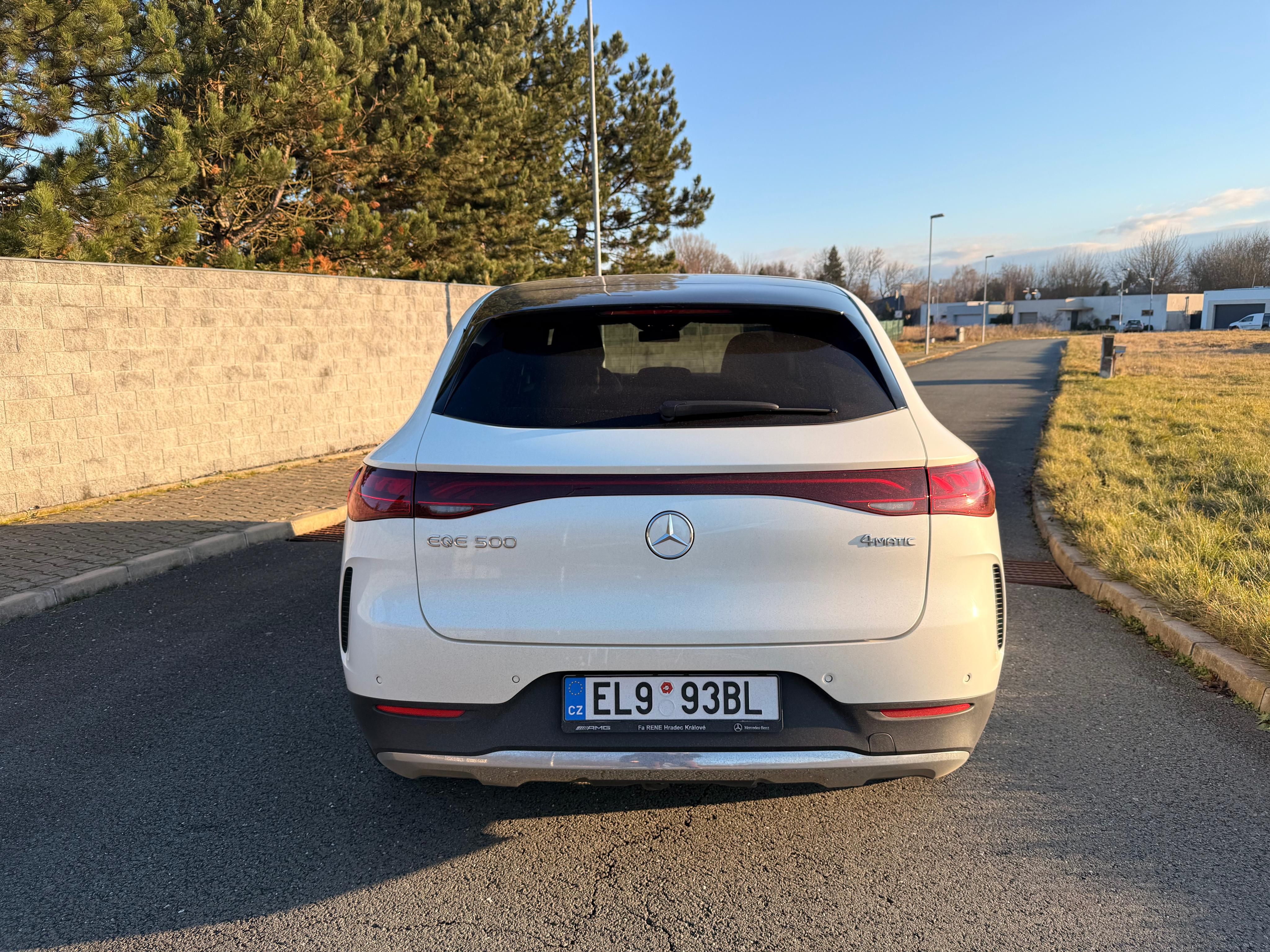 Mercedes-Benz EQE, 500 4MATIC - fotka 4
