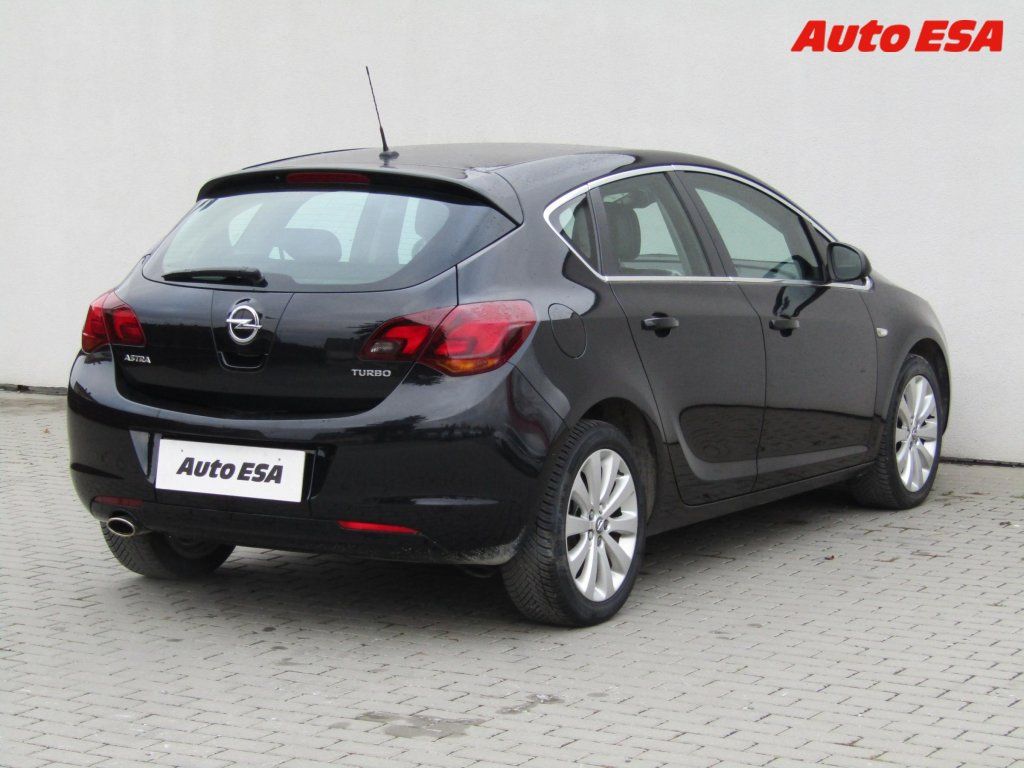 Opel Astra, 1.4T,Cosmo,bixen - fotka 4