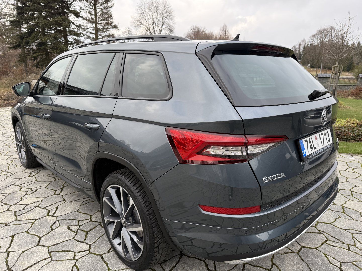 Škoda Kodiaq, 2.0TDI 140KW 4x4 SPORTLINE - fotka 6