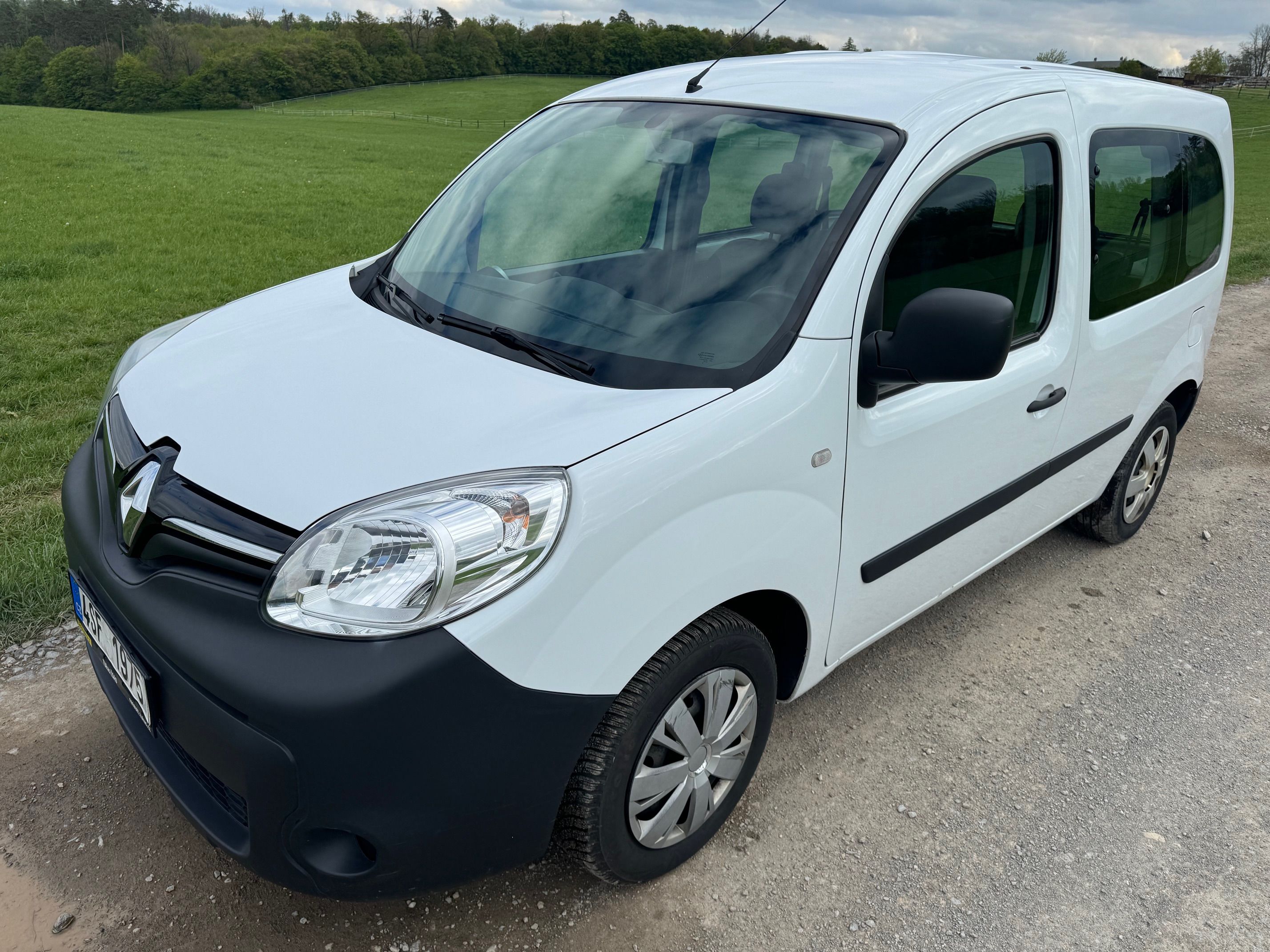 Renault Kangoo, 1.2TCe 84kW LIFE 5 MÍST ČR - fotka 2