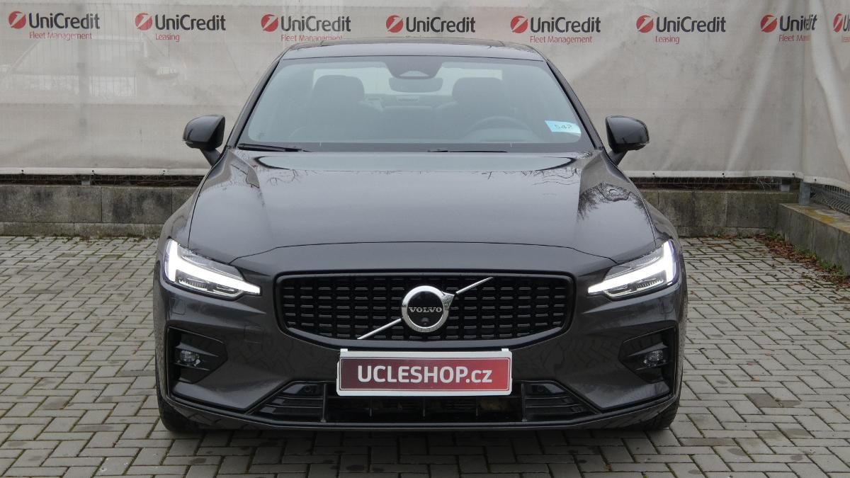 Volvo S60, B5 AWD Ultimate Dark - fotka 2