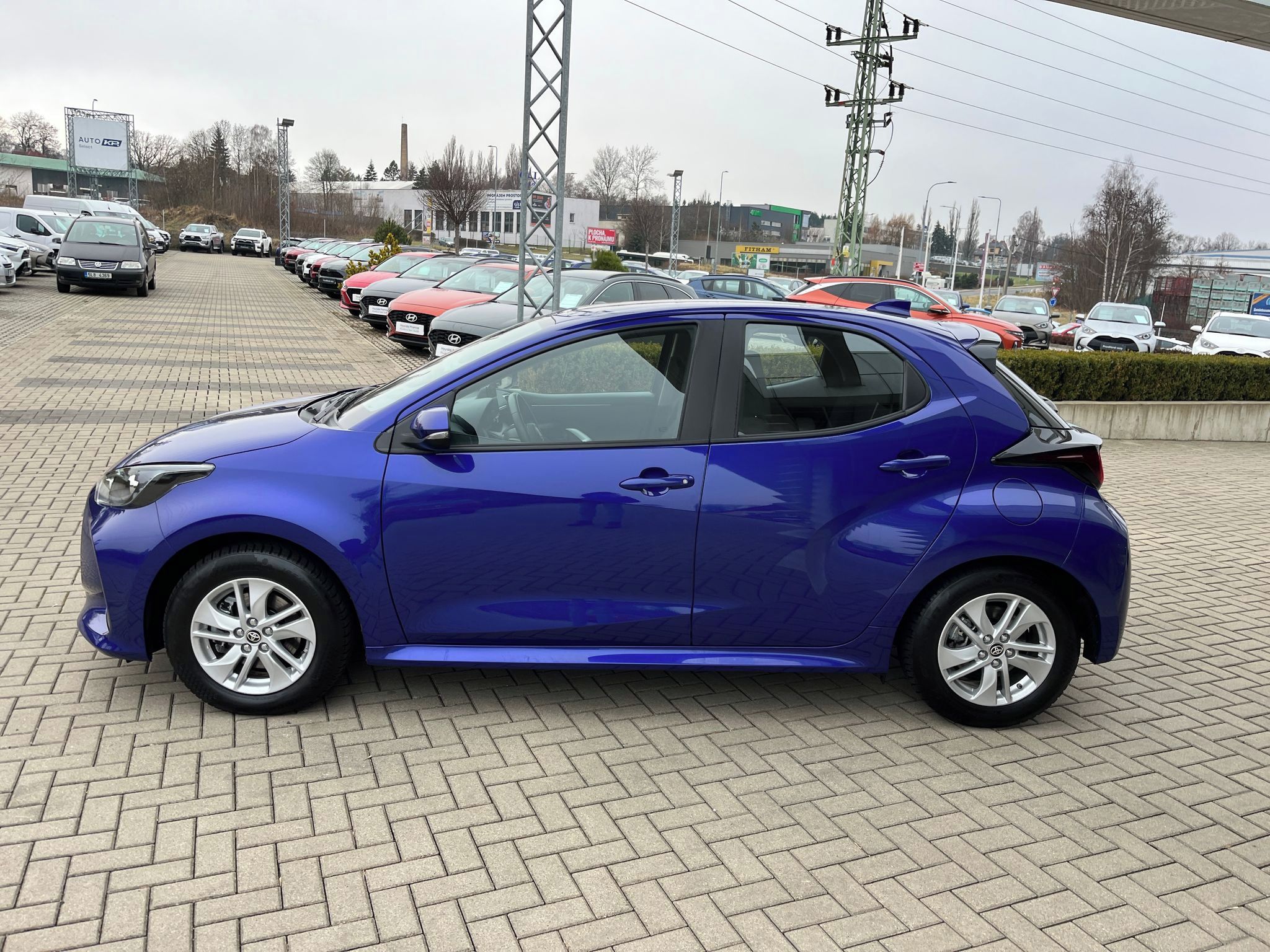 Toyota Yaris, 1.5 Hybrid e-CVT Comfort - fotka 3