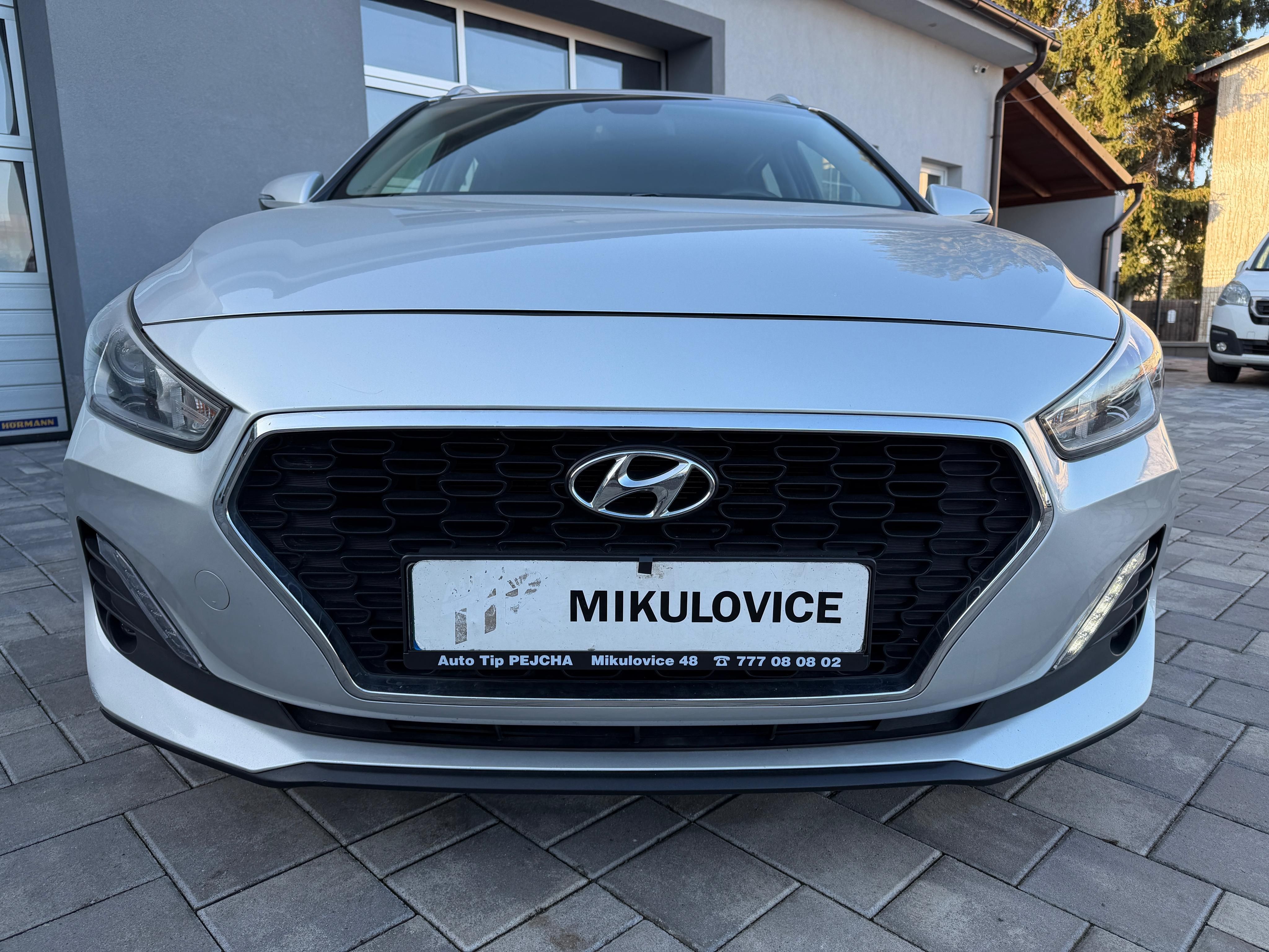 Hyundai i30, 1.0 T-Gdi 120 Komfort ČR - fotka 3