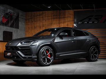 4.0 V8, B&O, Pano, Masáže, Noč