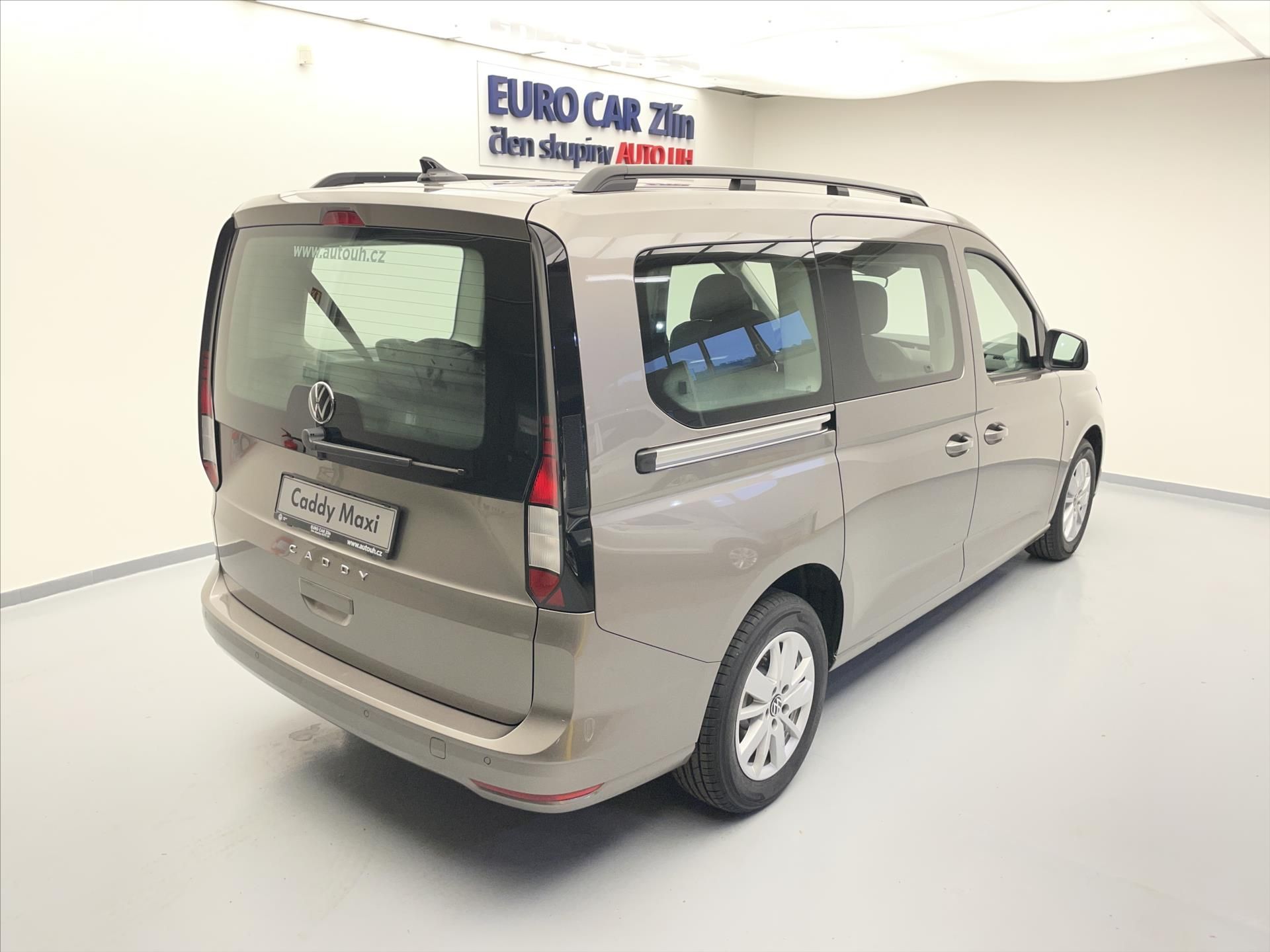 Volkswagen Caddy, Caddy Maxi Life 2,0 TDI - fotka 4