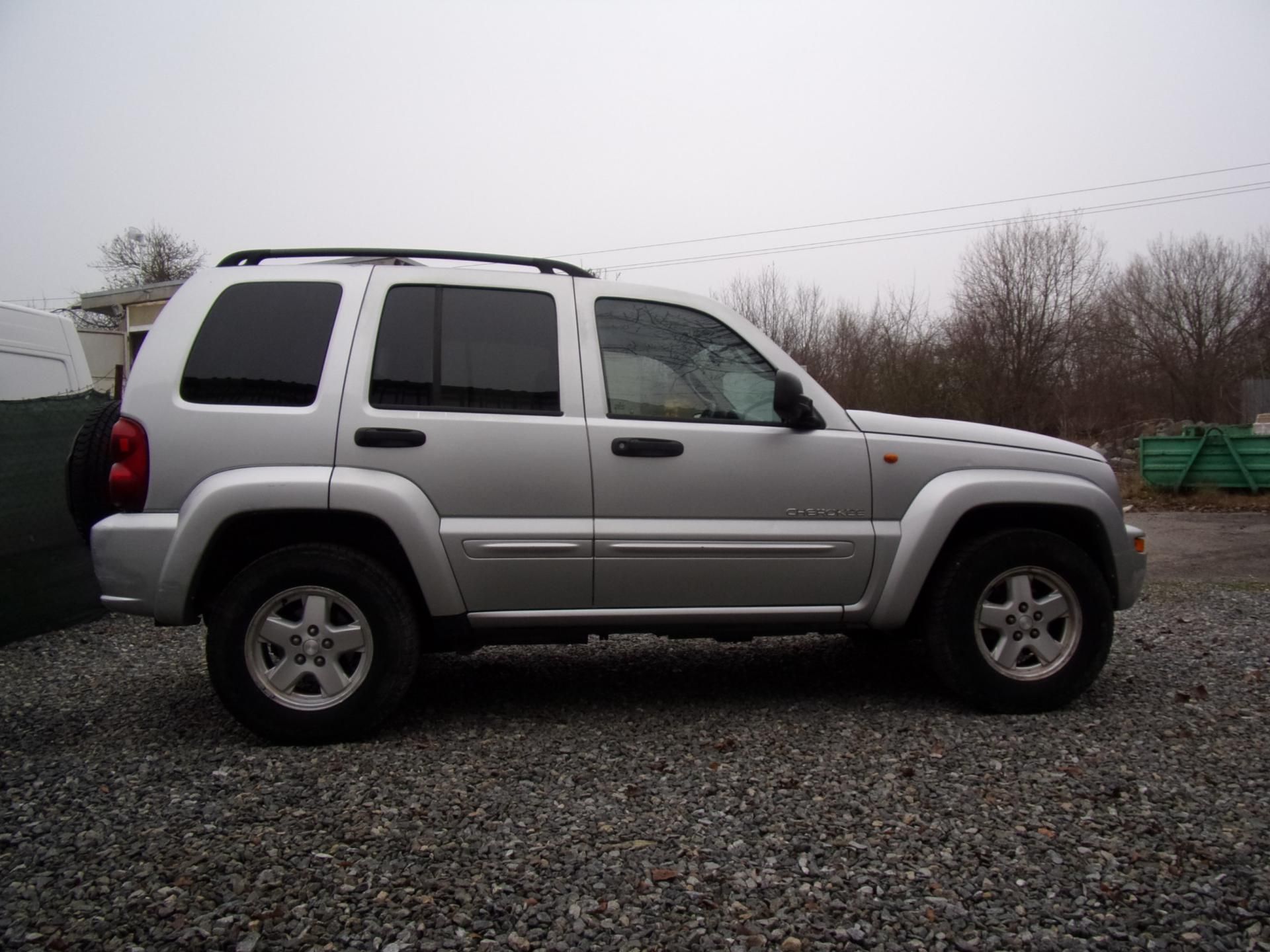 Jeep Cherokee, 2.5 CRD 105kW 4X4  BEZ KOROZE - fotka 4