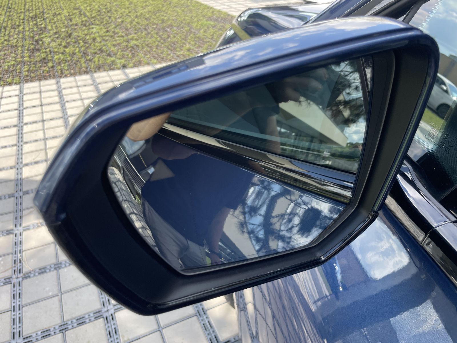 BMW iX, xDrive40 H&K 360 Kamera - fotka 6