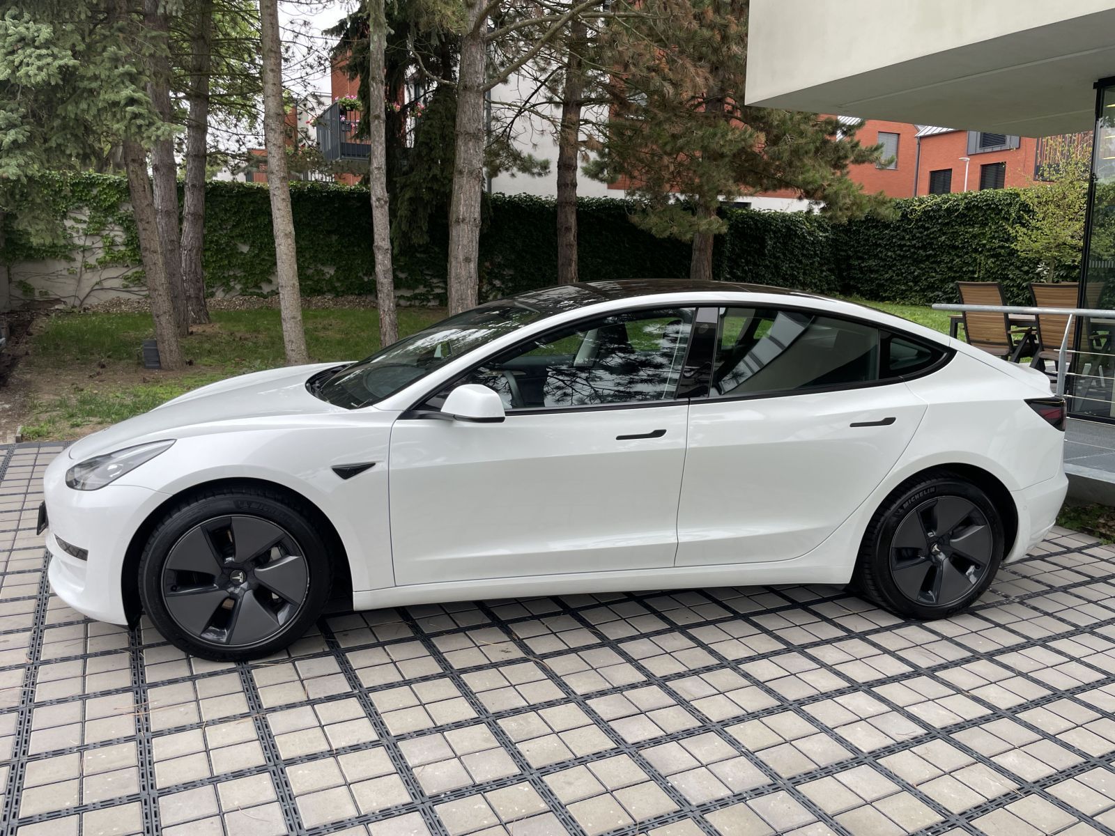 Tesla Model 3, Standart Range Plus LFP - fotka 3
