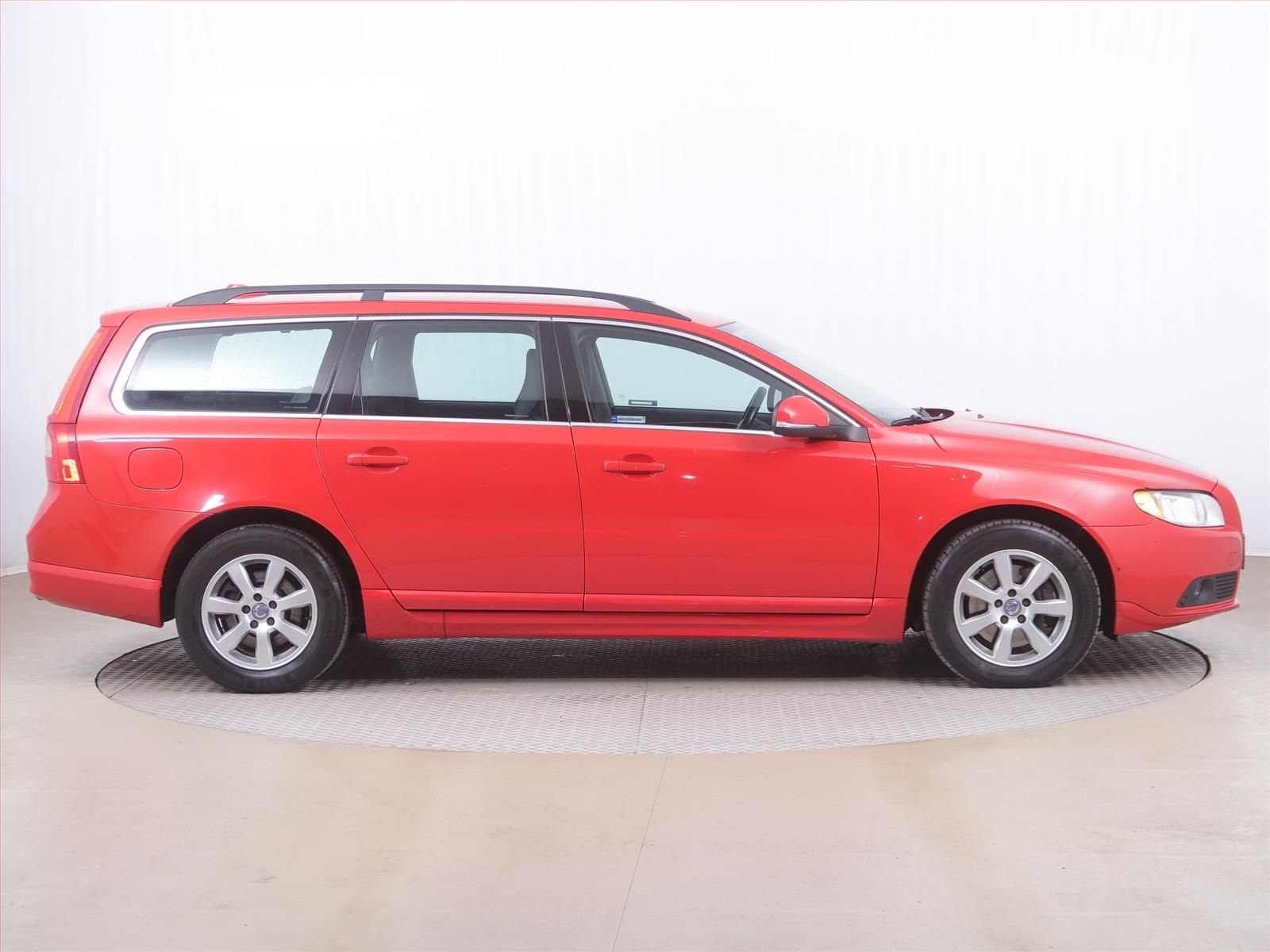 Volvo V70, D5 AWD, NOVÁ CENA, 4X4 - fotka 6