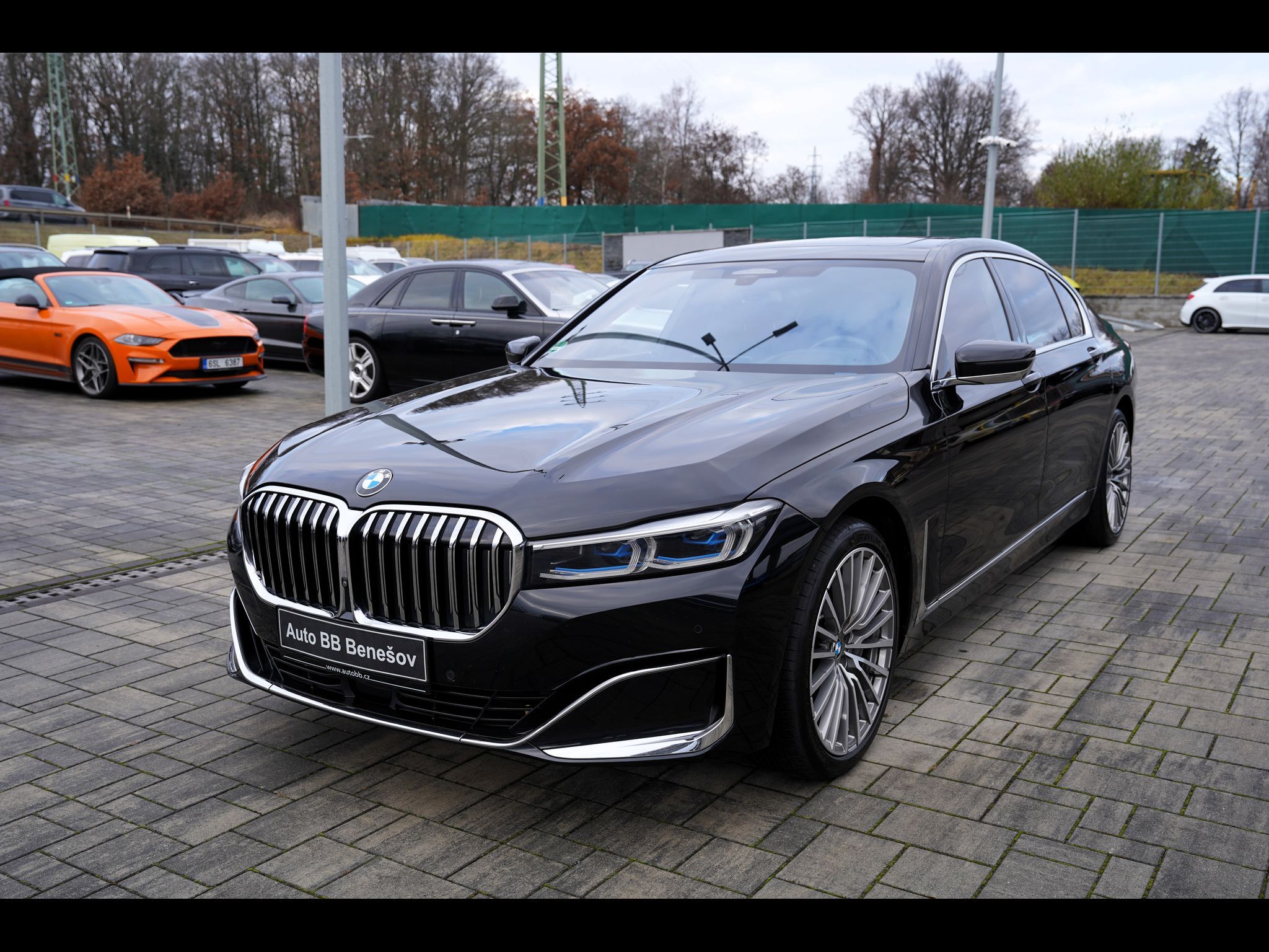 BMW Řada 7, 750Li xDrive Individual/ČR - fotka 2