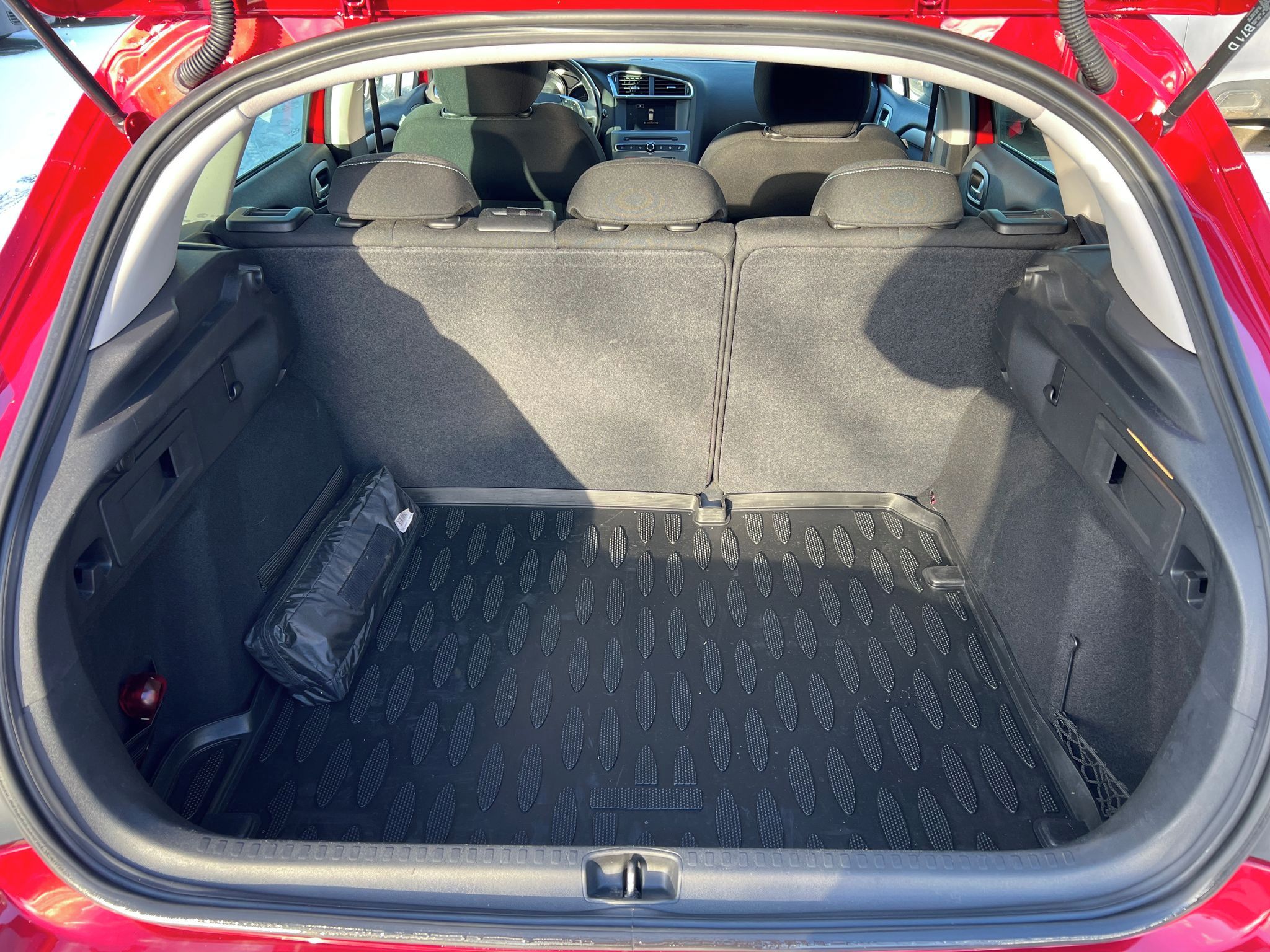 Citroën C4, 1.2 130k AUTOMAT ZÁRUKA SERVIS - fotka 6