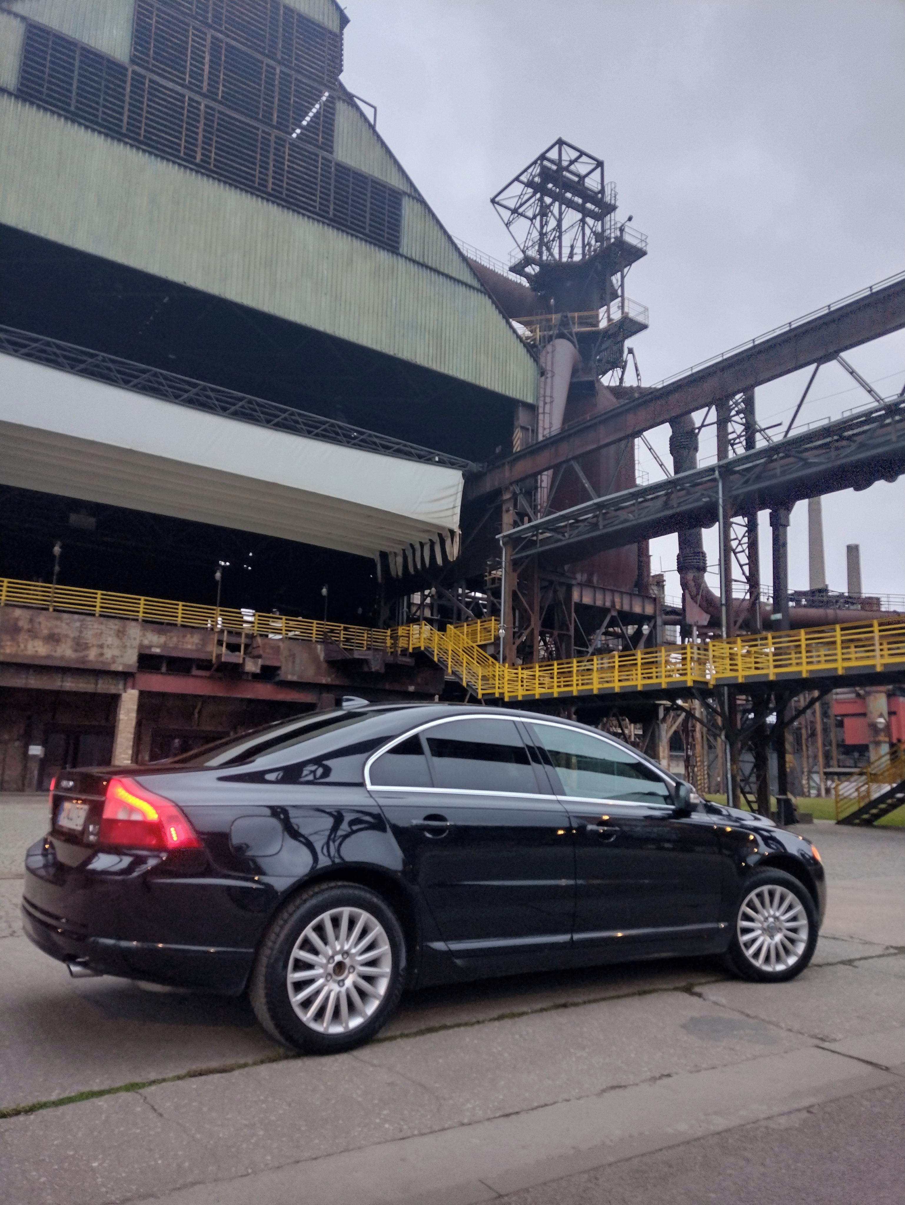 Volvo S80, 4.4 V8 AWD (4x4) - fotka 6