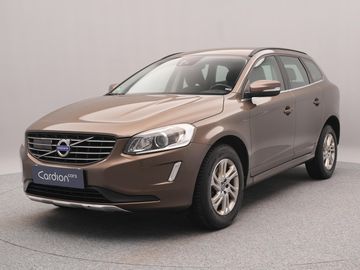 D4 AWD MOMENTUM AUT CZ
