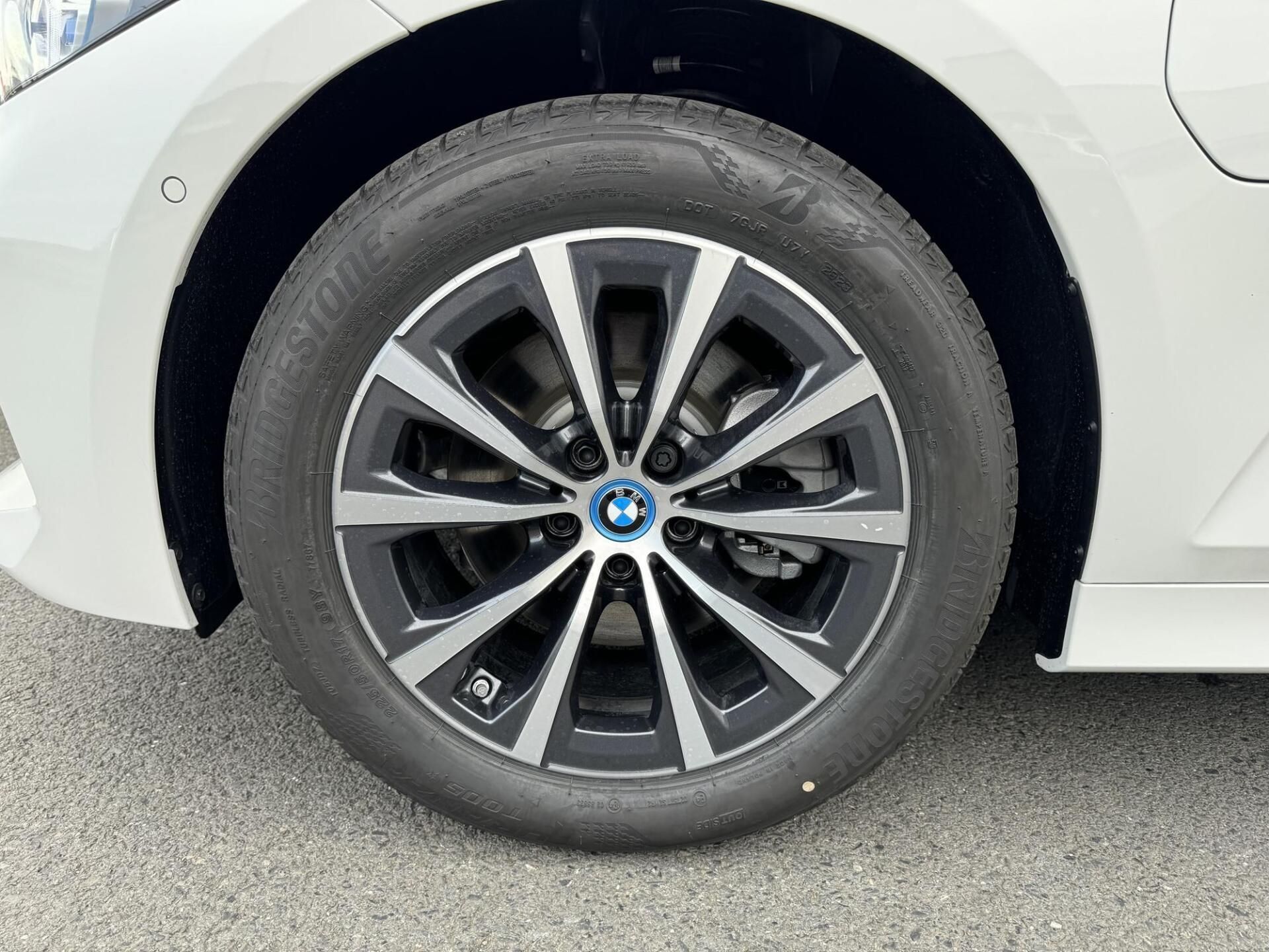 BMW Řada 3, 330e xDrive Sedan Tažné - fotka 6