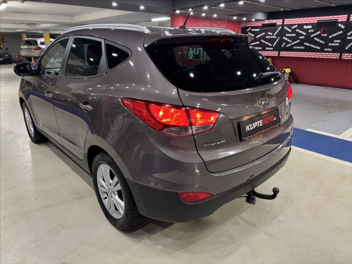Hyundai ix35, 2,0 i  STYLE - fotka 3