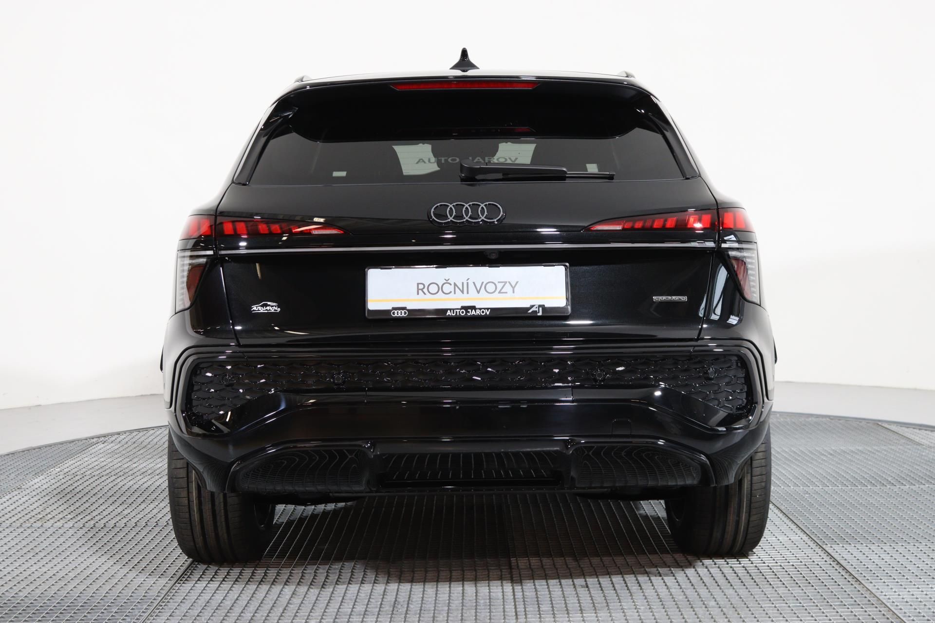 Audi Q3, TFSI 150 kW quattro Stronic - fotka 6