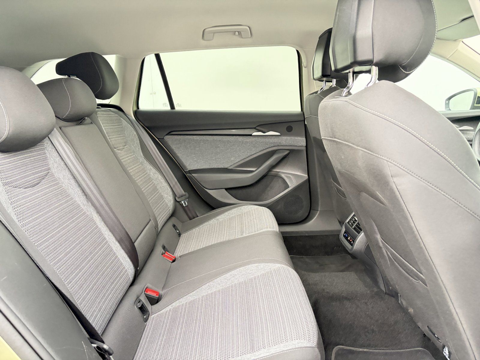 Škoda Superb, Combi DSG 2.0 TDI / 110 kW / S - fotka 6