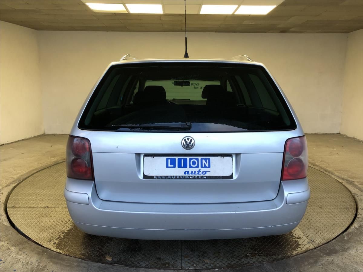 Volkswagen Passat, 1,9 TDI Trendline - fotka 6