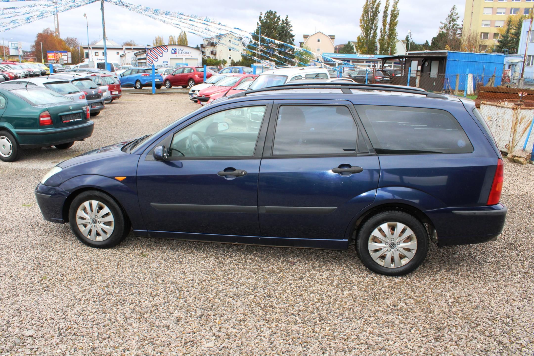 Ford Focus, 2,0i 16V KLIMA ELOKNA VYH.SKLO - fotka 4