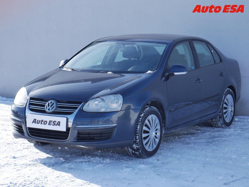 Volkswagen Jetta, 1.6i,ČR,autoAC - fotka 3