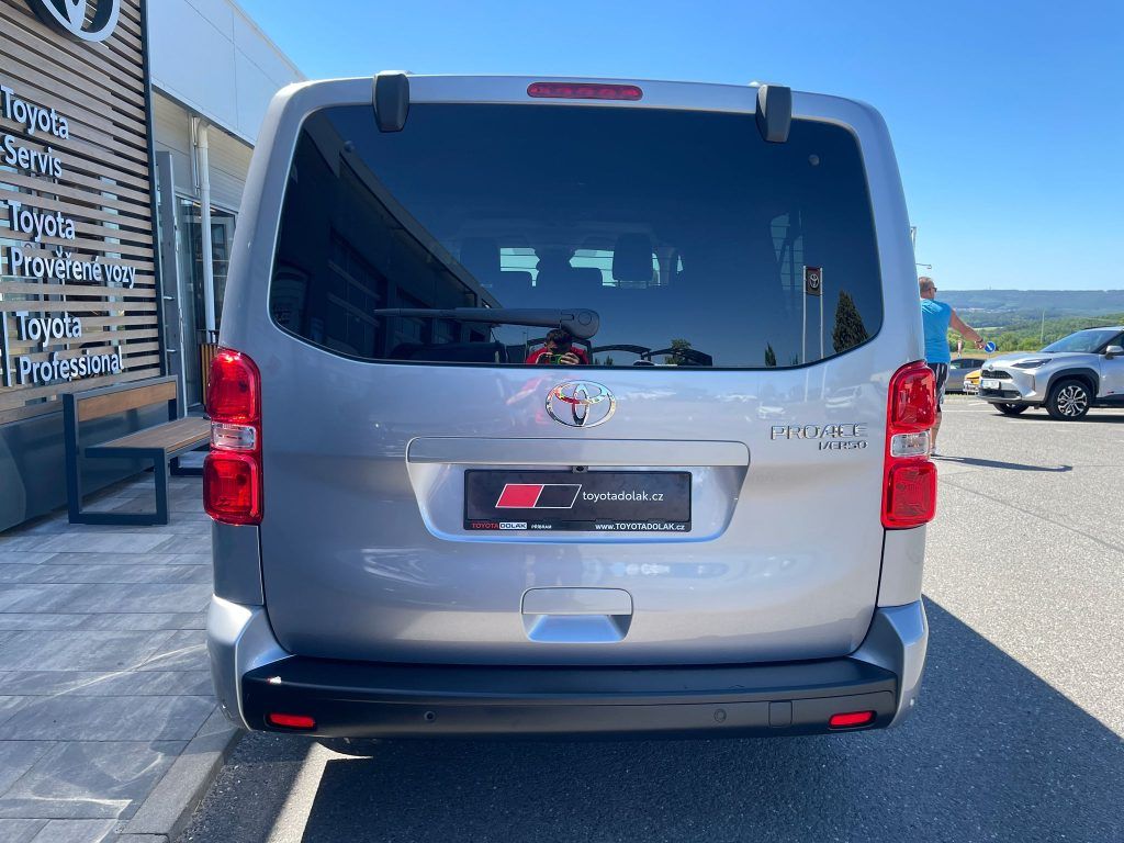 Toyota Proace Verso, 2.0L 8AT Family 8 - fotka 6