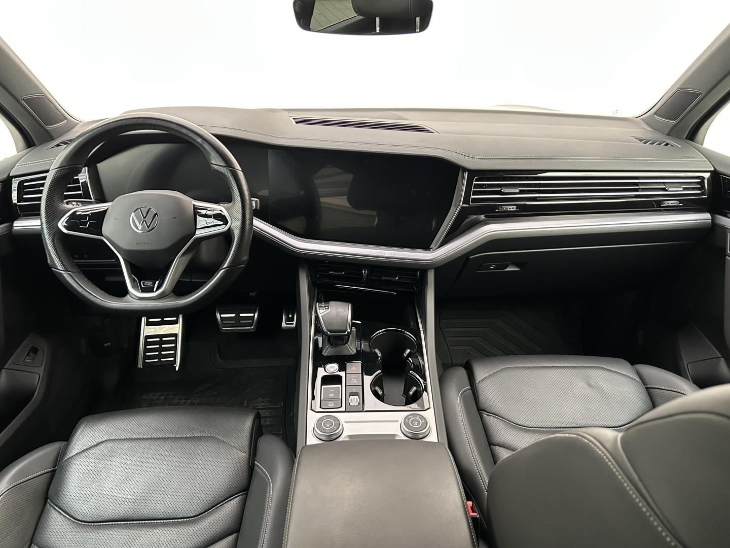 Volkswagen Touareg, 3.0TSI 250kW 4x4  R-Line - fotka 6
