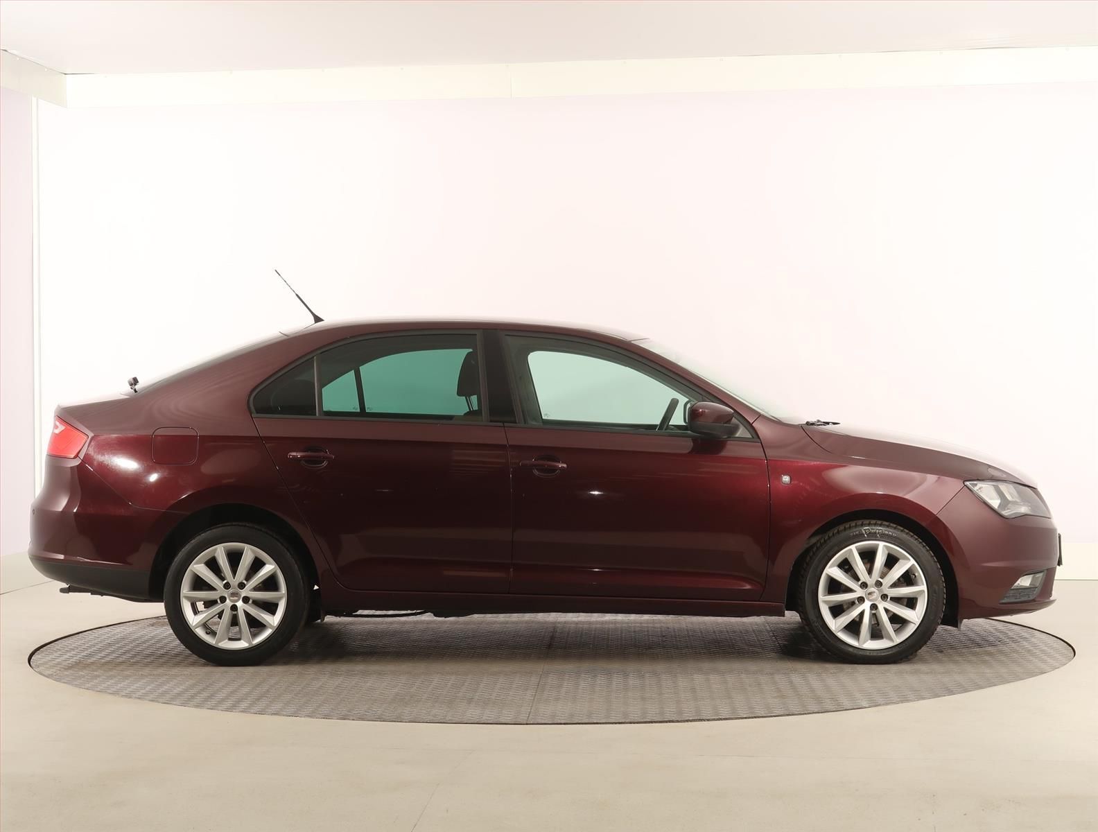 Seat Toledo, 1.2 TSI, Klima, Tempomat - fotka 6