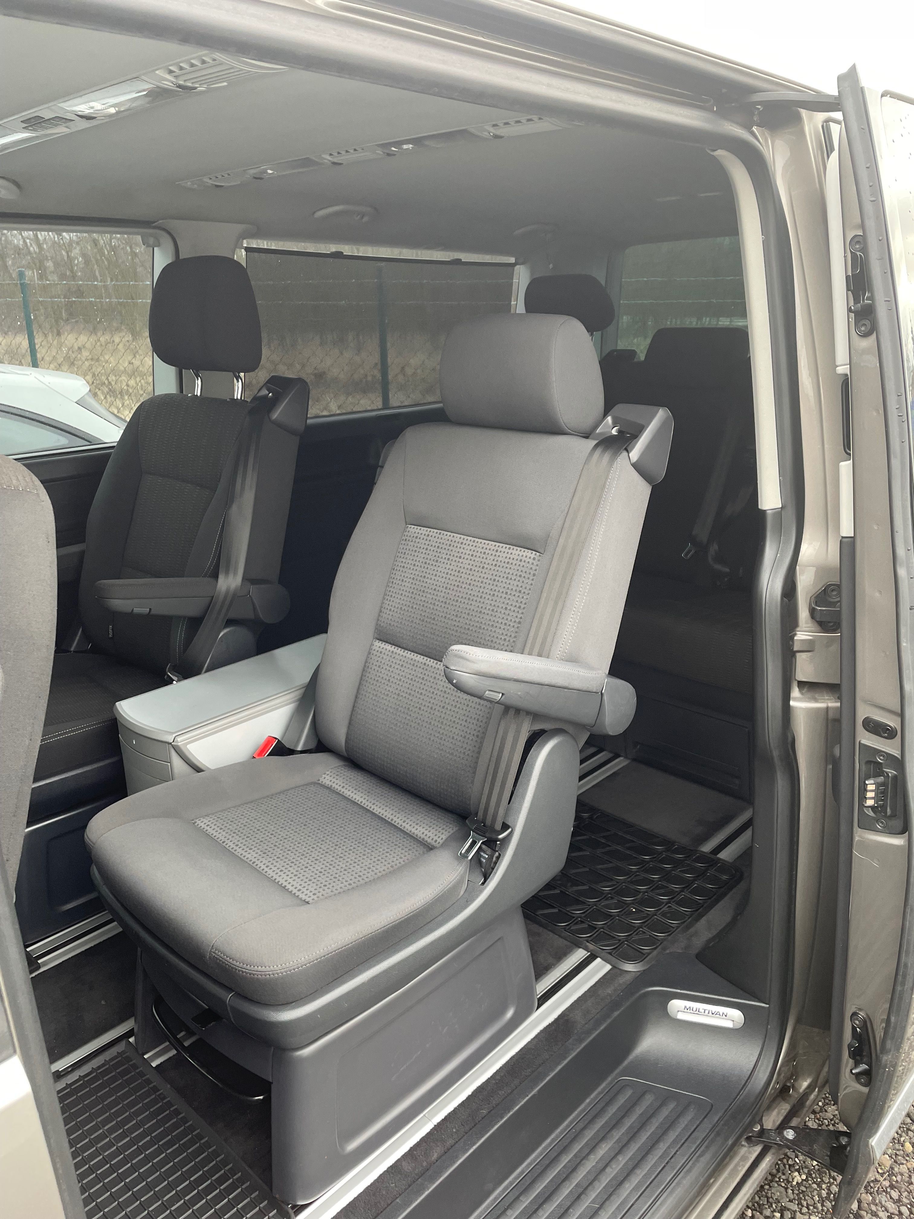 Volkswagen Multivan, T6 Long 4x4 2.0 TDI 150 kw DSG - fotka 4