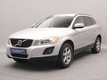 D5 AWD MOMENTUM AUT CZ