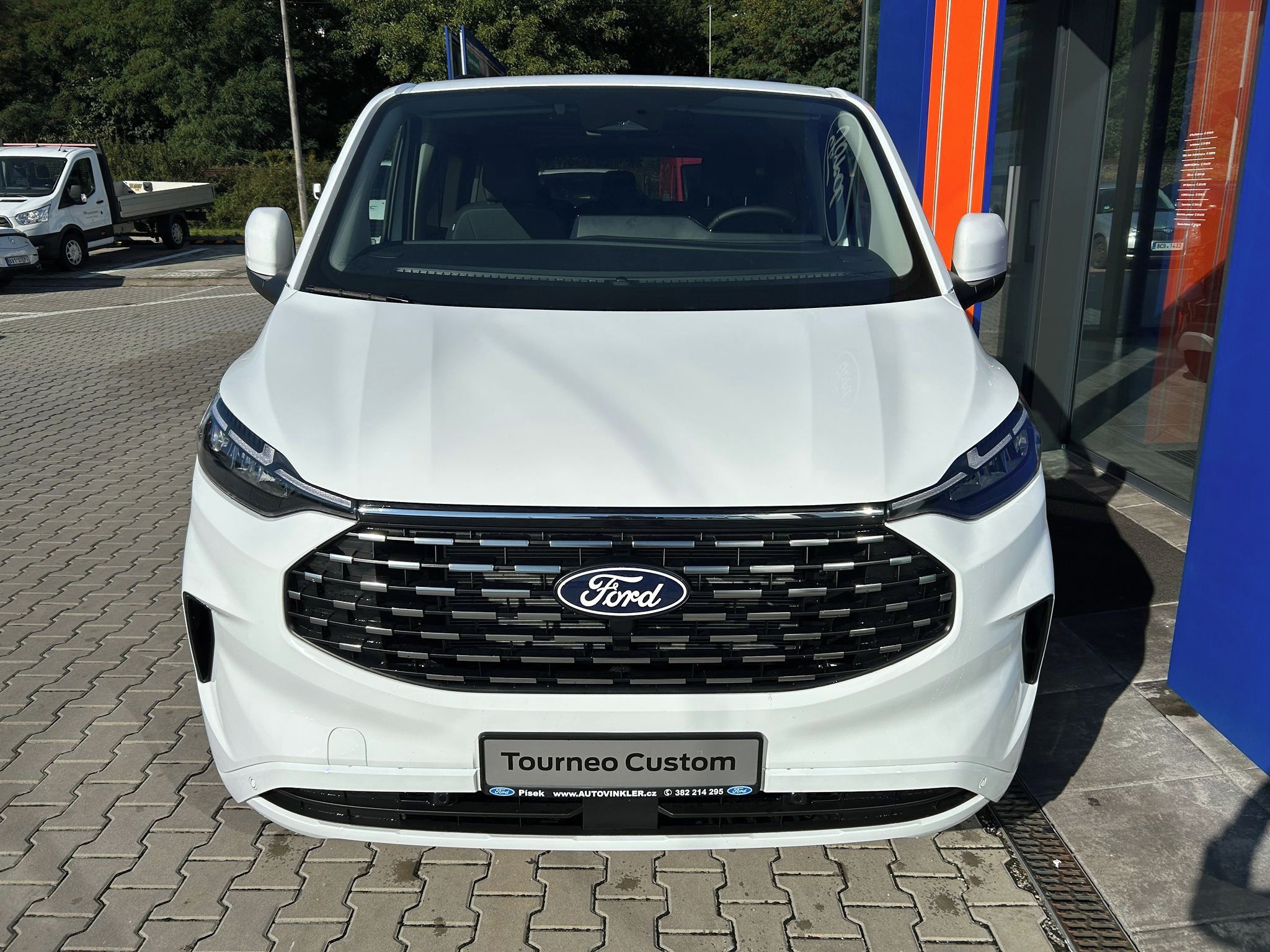 Ford Tourneo Custom, 2.0 EcoBlue 110kW Titanium L1 - fotka 2