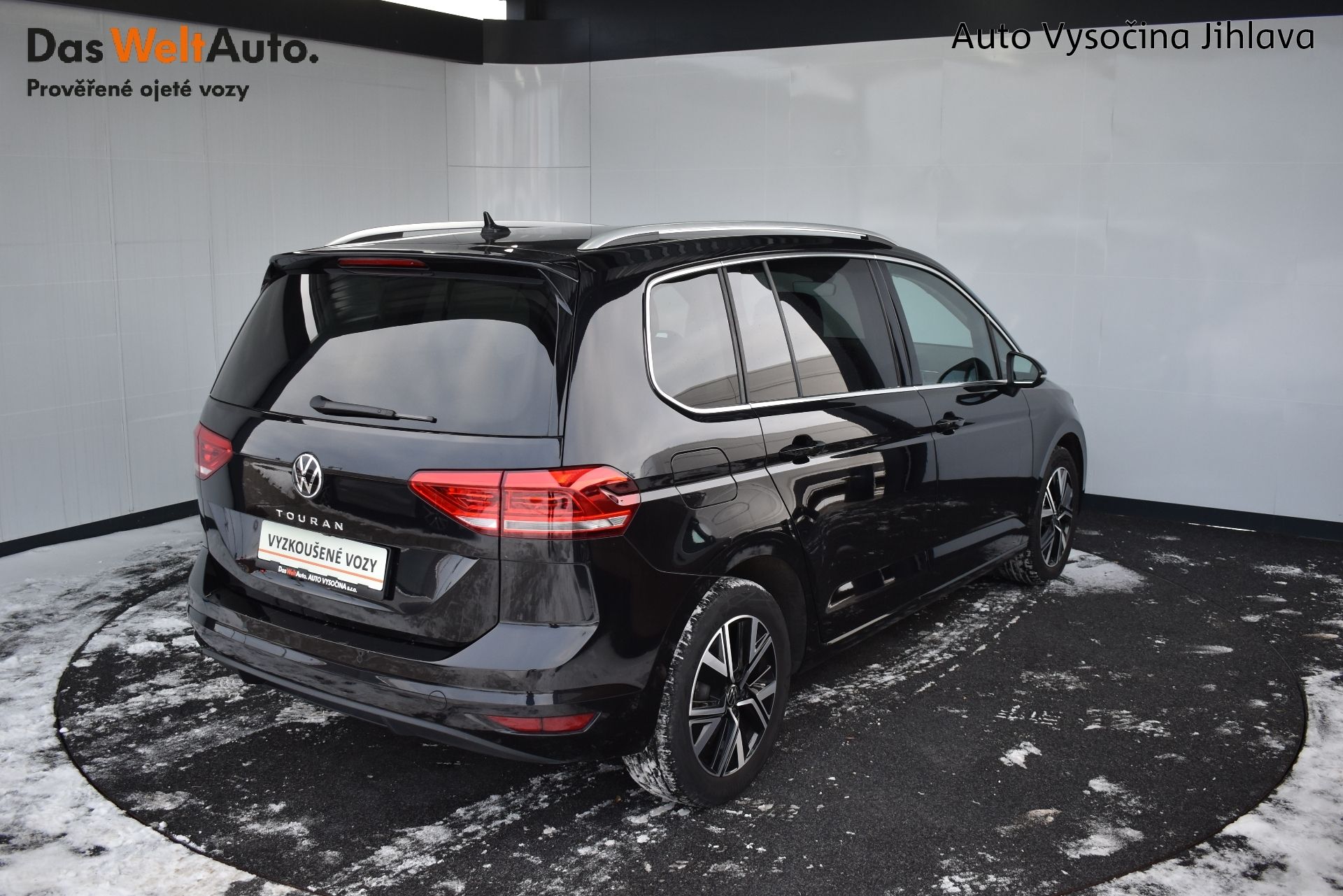 Volkswagen Touran, 1.5TSI 110kW DSG, LED, 7 míst - fotka 2