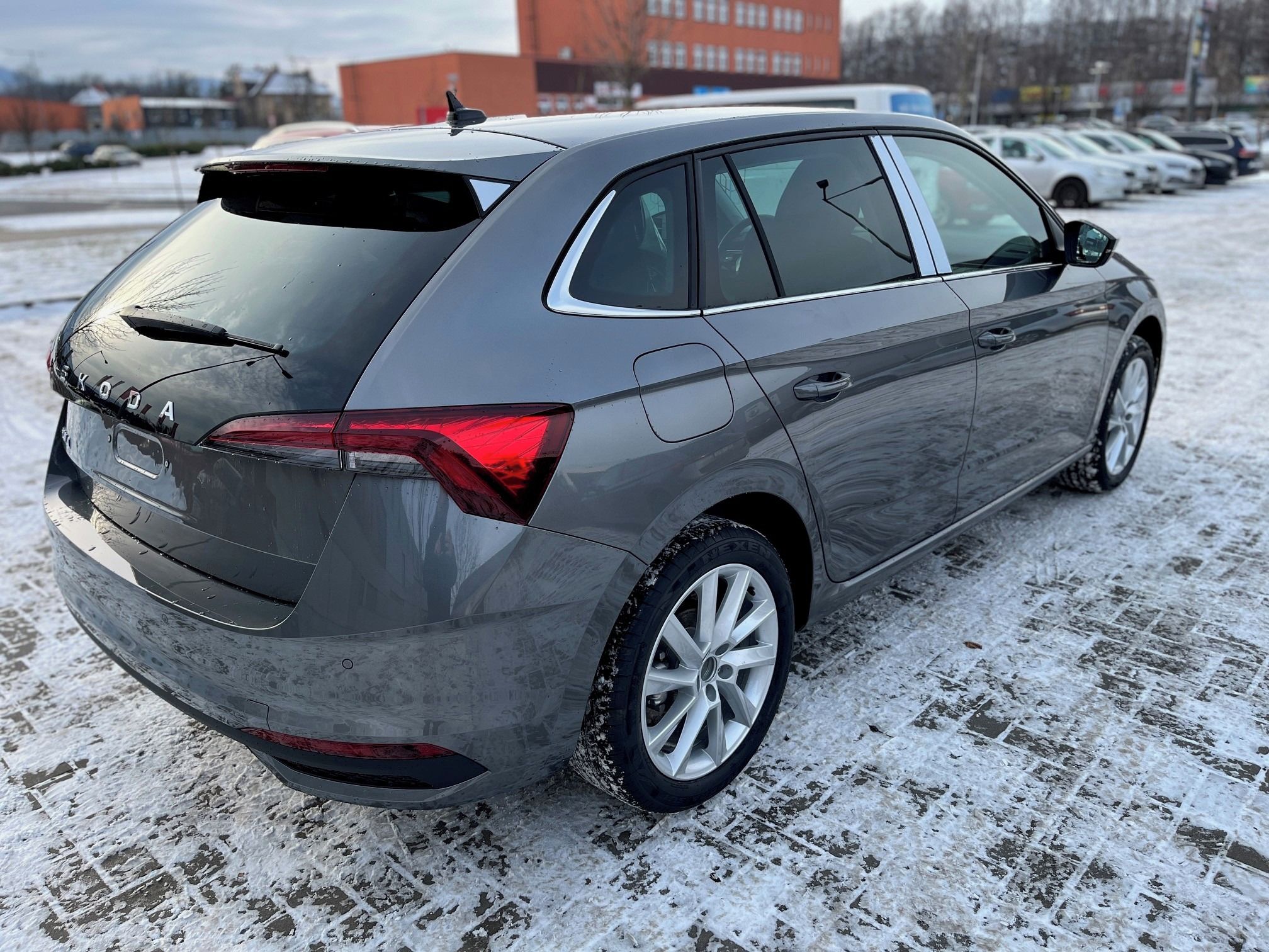 Škoda Scala, 130 let Premium TSI 85 REZERV. - fotka 5