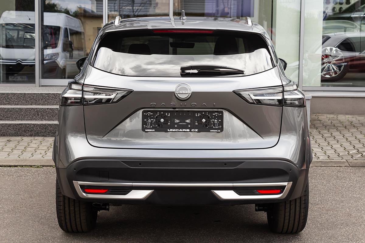 Nissan Qashqai, 1,3 DIG-T X-TRONIC N-CONNECTA - fotka 6