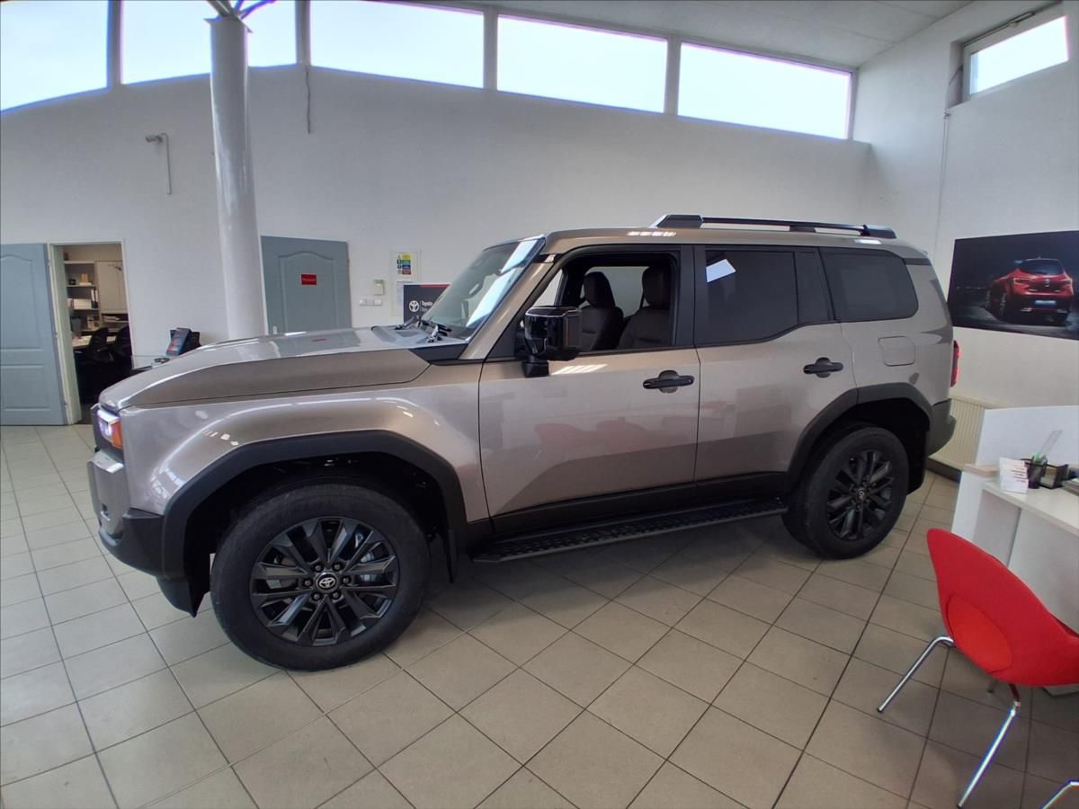 Toyota Land Cruiser, 2,8 48V MHEV 8 st. automat 4x4 - fotka 2