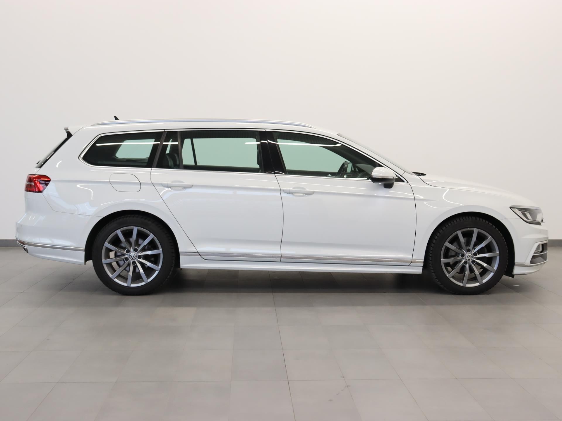 Volkswagen Passat Variant, 2,0 TDI R-Line DSG - fotka 3