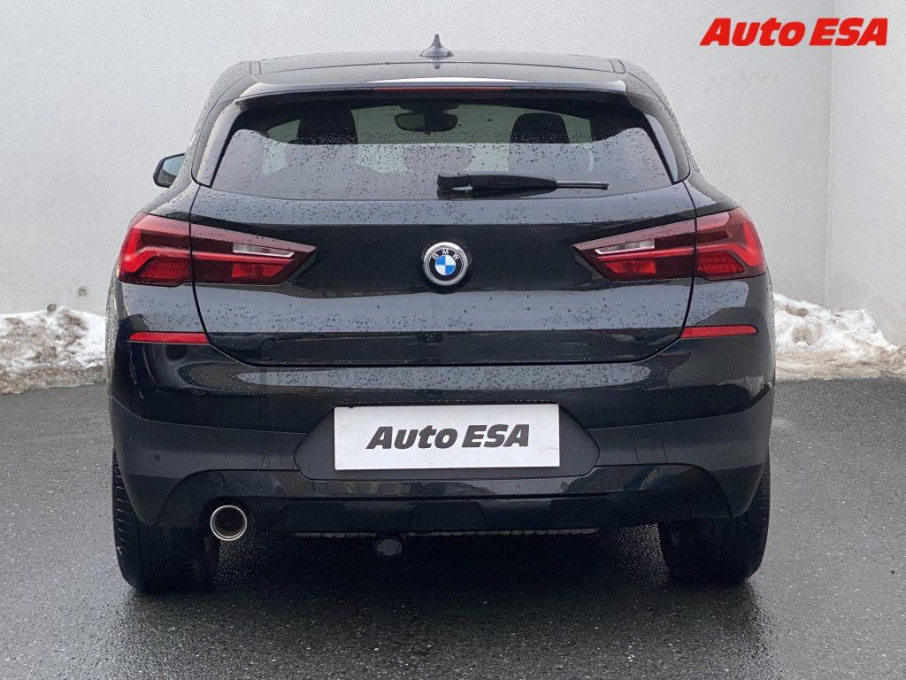 BMW X2, 1.5T sDrive18i,LED,navi - fotka 5